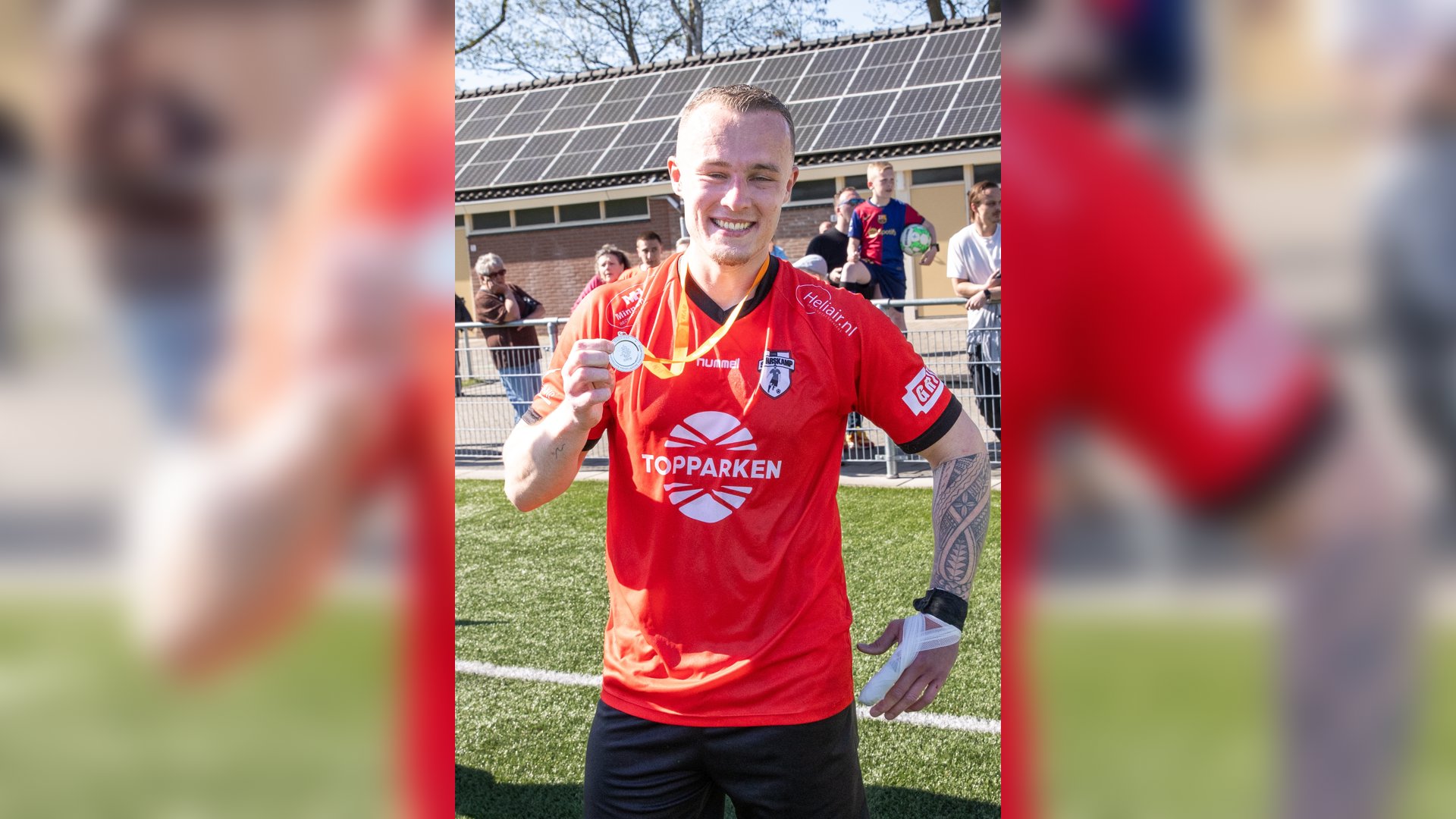 Van-Gent-Finaleweken--Harskampse-topscorer-Jeroen-Cramer-krijgt-loon-naar-hard-werken