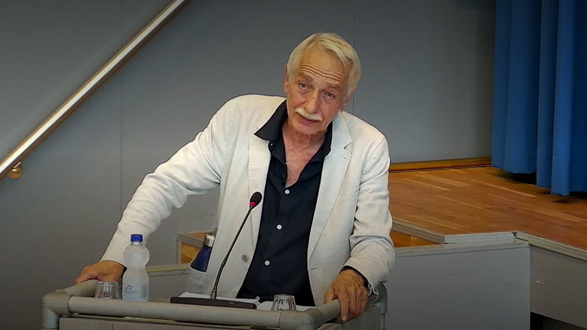 -Wethouders-Scherpenzeel-voor-de-bus-gegooid---Bestuurskundige-hekelt-kwaliteit-signaalonderzoek