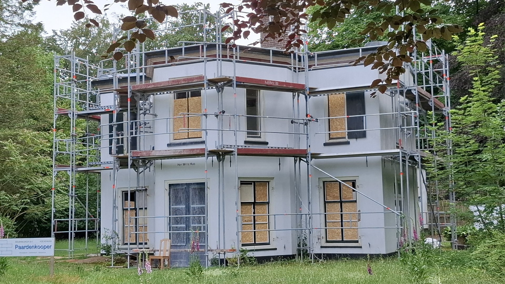 Witte--boswachtersvilla--aan-de-Oude-Woudenbergse-Zandweg-krijgt-nieuwe-bestemming