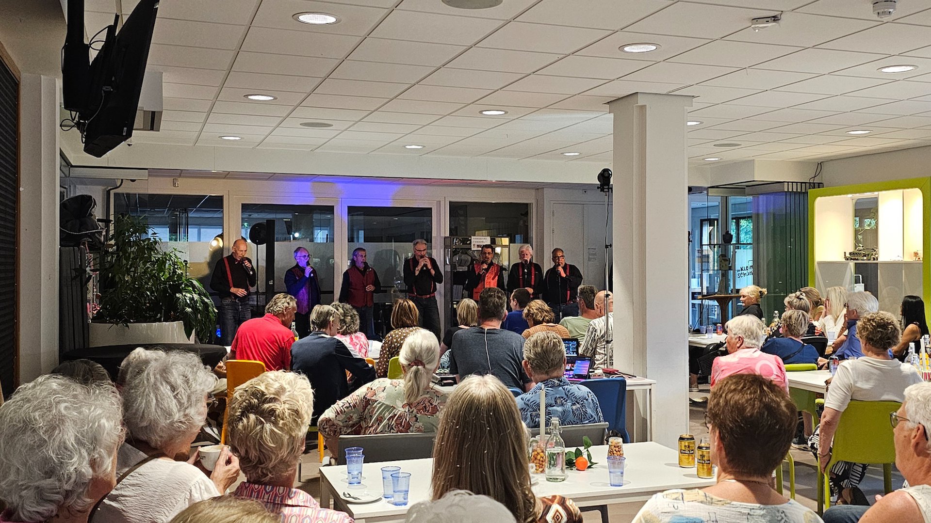 Try-out-Zeven-Tinten-Grijs-valt-in-de-smaak-bij-Woudenbergs-publiek
