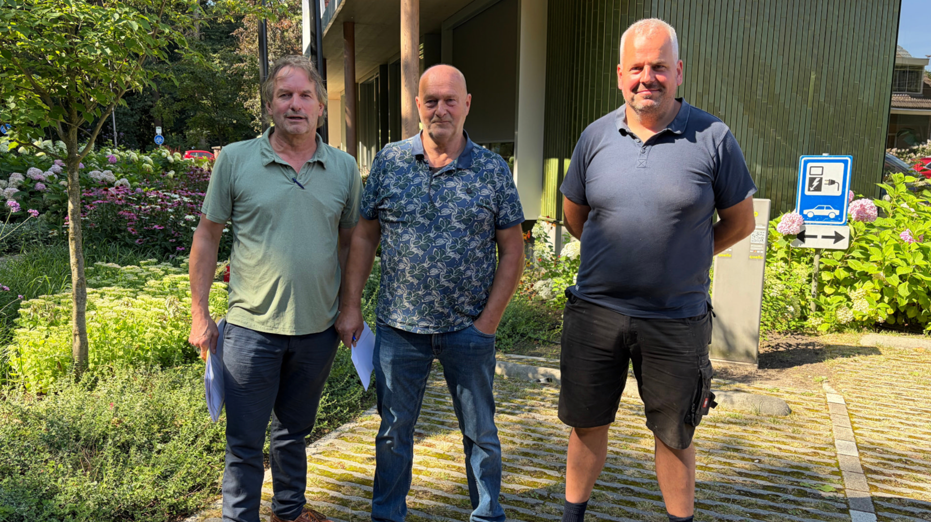 Verdubbeling-varkensbedrijf-leidt-tot-protest-in-Renswoude---We-willen-geen-Renswoudse-Peel-
