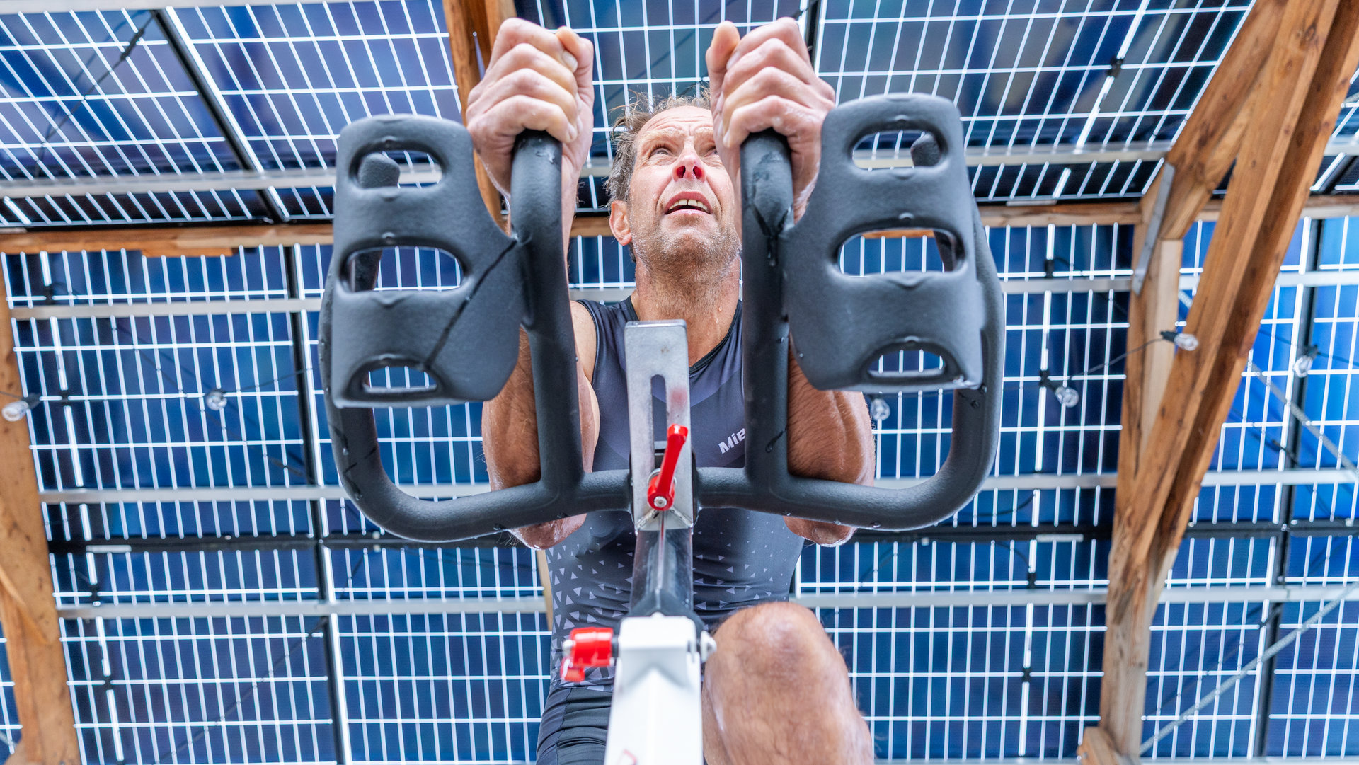 Jong-en-oud-aan-de-start-van-Scherpenzeelse-alternatieve-triatlon---Ik-ben-gegrepen-door-het-virus-