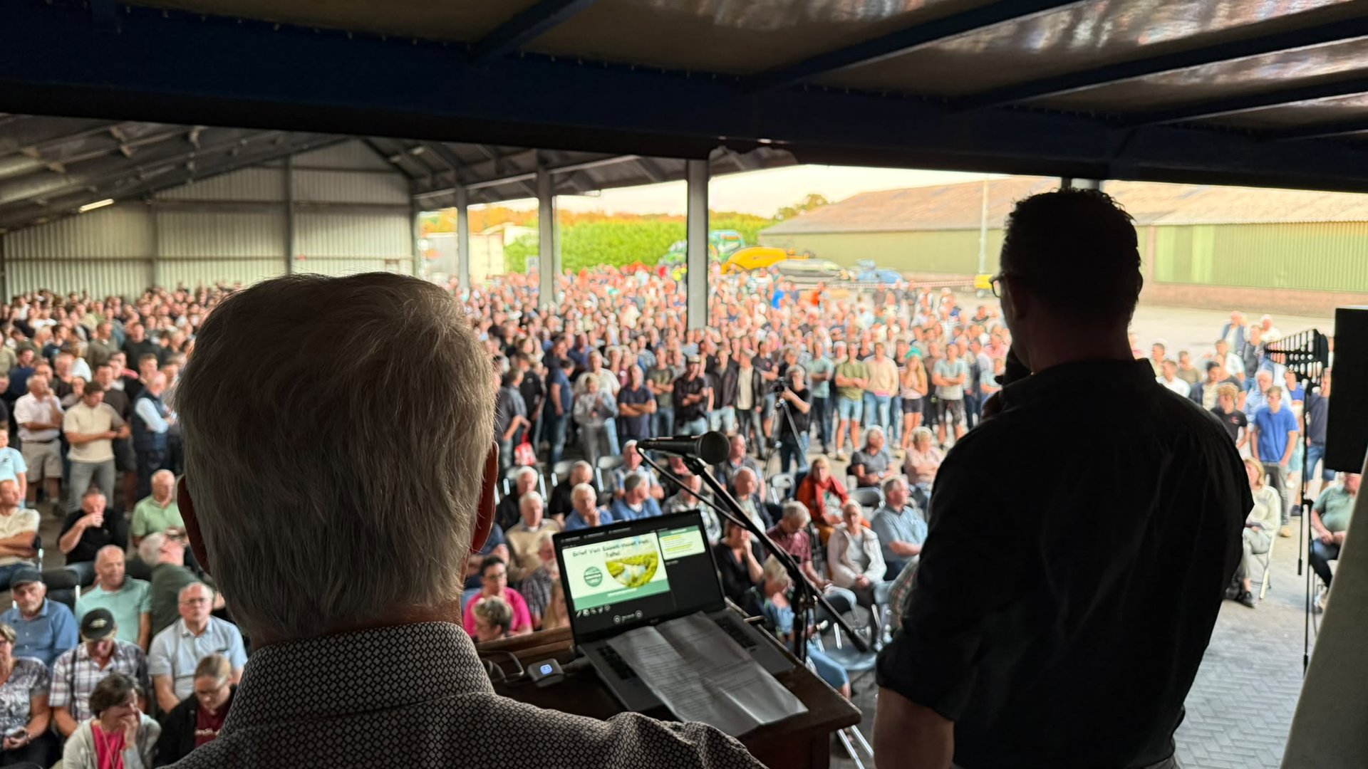 Veel-belangstelling-voor-boerenbijeenkomst-in-Scherpenzeel---We-willen-aan-tafel-