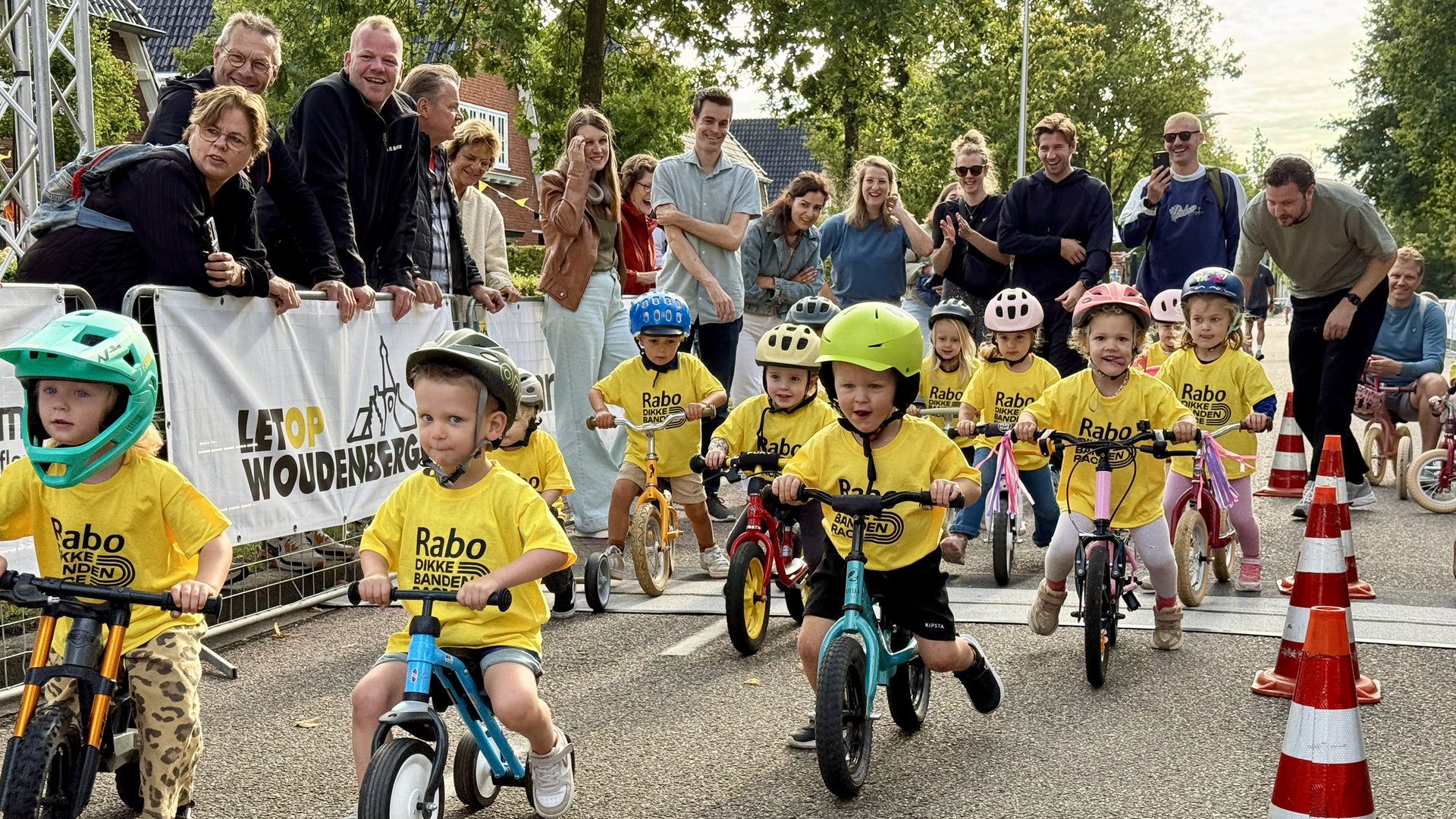 Wielerronde-brengt-Woudenberg-in-beweging