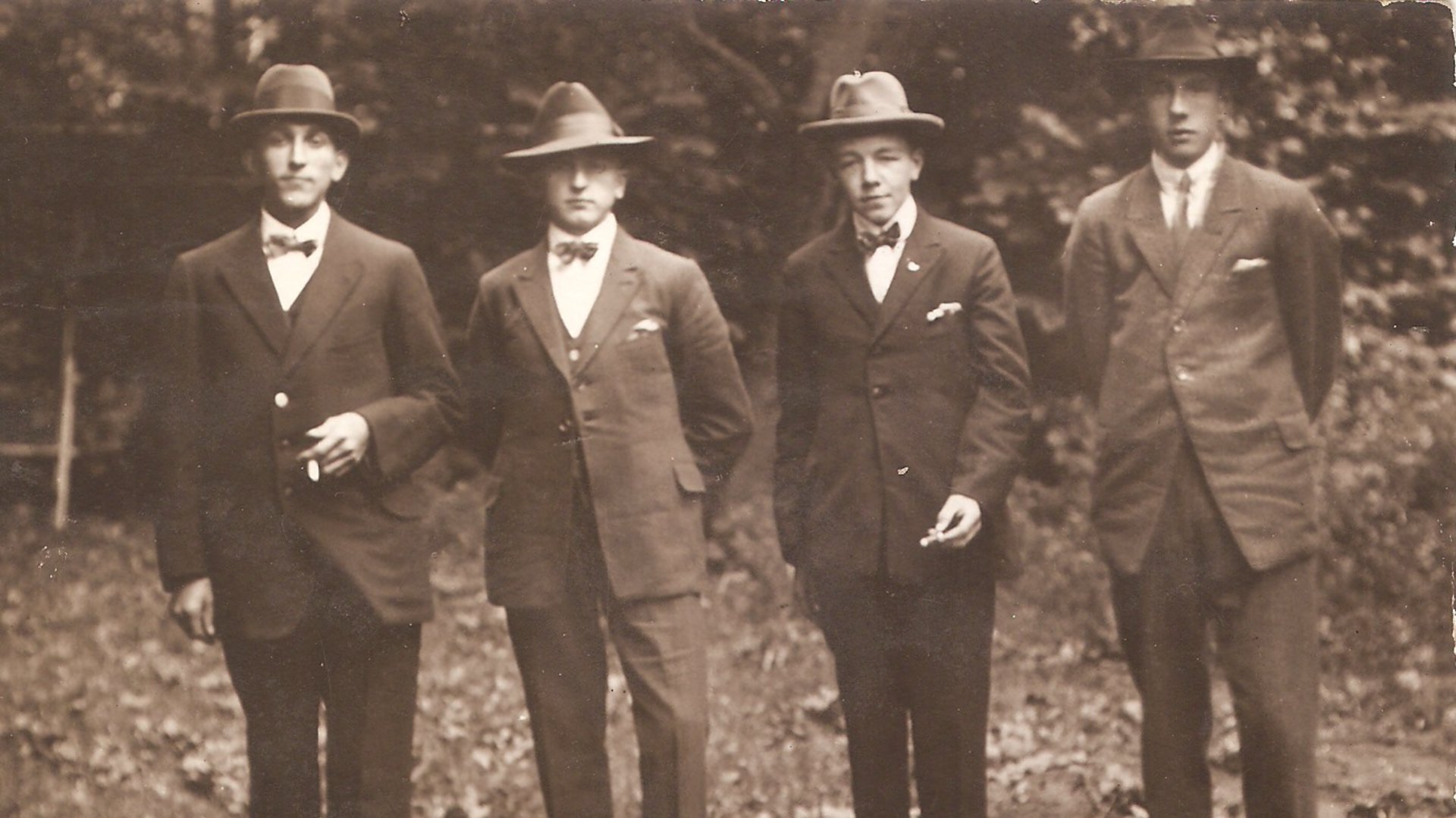 Ermelo-Toen-687--wie-herkent-de-vier-heren-op-de-foto-