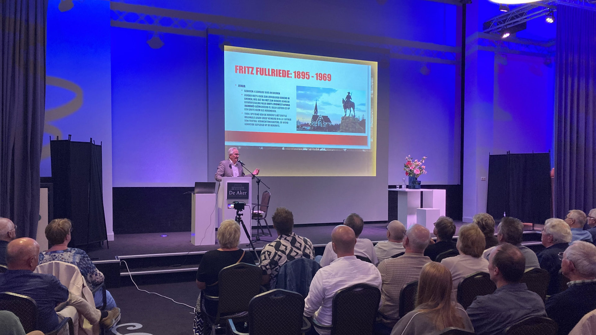 Herinnering-aan-de-razzia-blijft-levend-in-Putten--volle-zaal-voor-lezing-Evert-de-Graaf