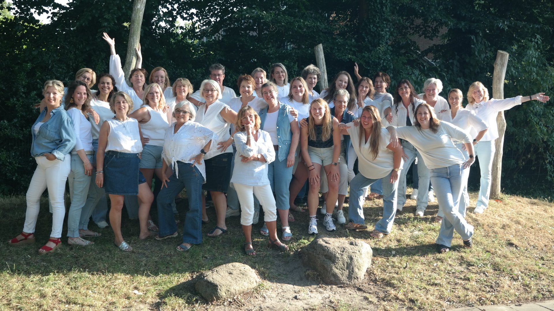 Zing-mee-met--grootste-koor-van-de-Veluwe--tijdens-Wildgroei-in-Putten--samen-zingen-voor-een-gezond-brein