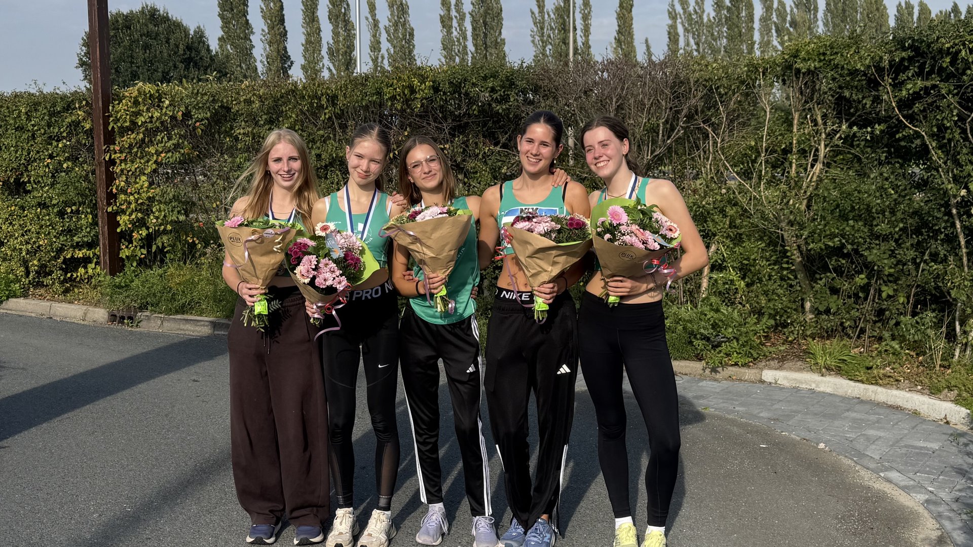 Ermelose-Merel-Geursen-wint-met-haar-estafette-team-zilver-op-Nederlands-Kampioenschap