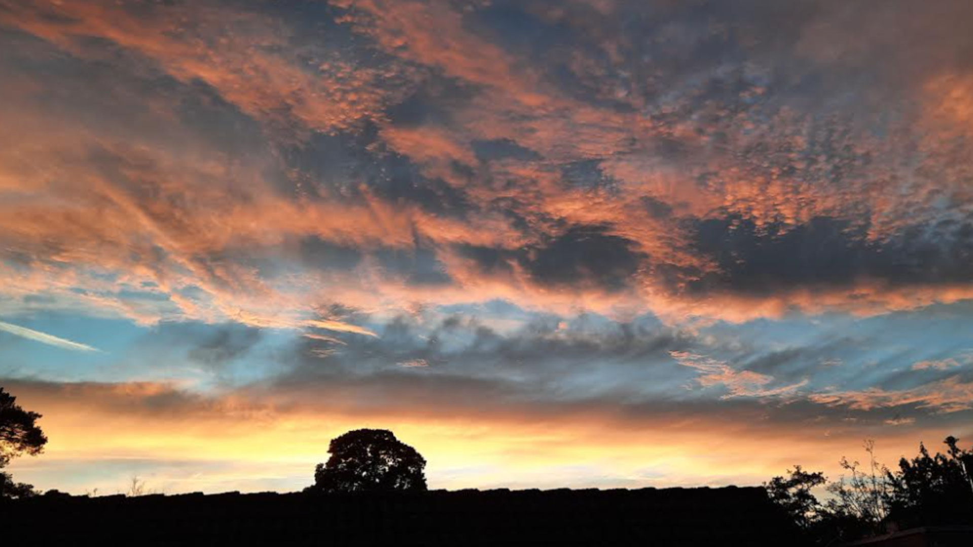 Lezersfoto-s--luchten-om-bij-stil-te-staan-bij-zonsondergang-en-zonsopkomst