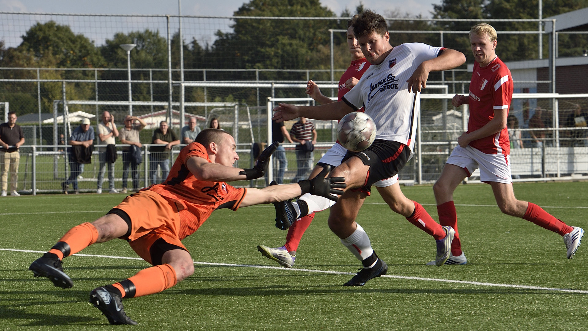 Rood-Wit-58-geeft-winst-in-slotfase-uit-handen-aan-Stroe---Wedstrijd-duurde-voor-ons-tien-minuten-te-lang-