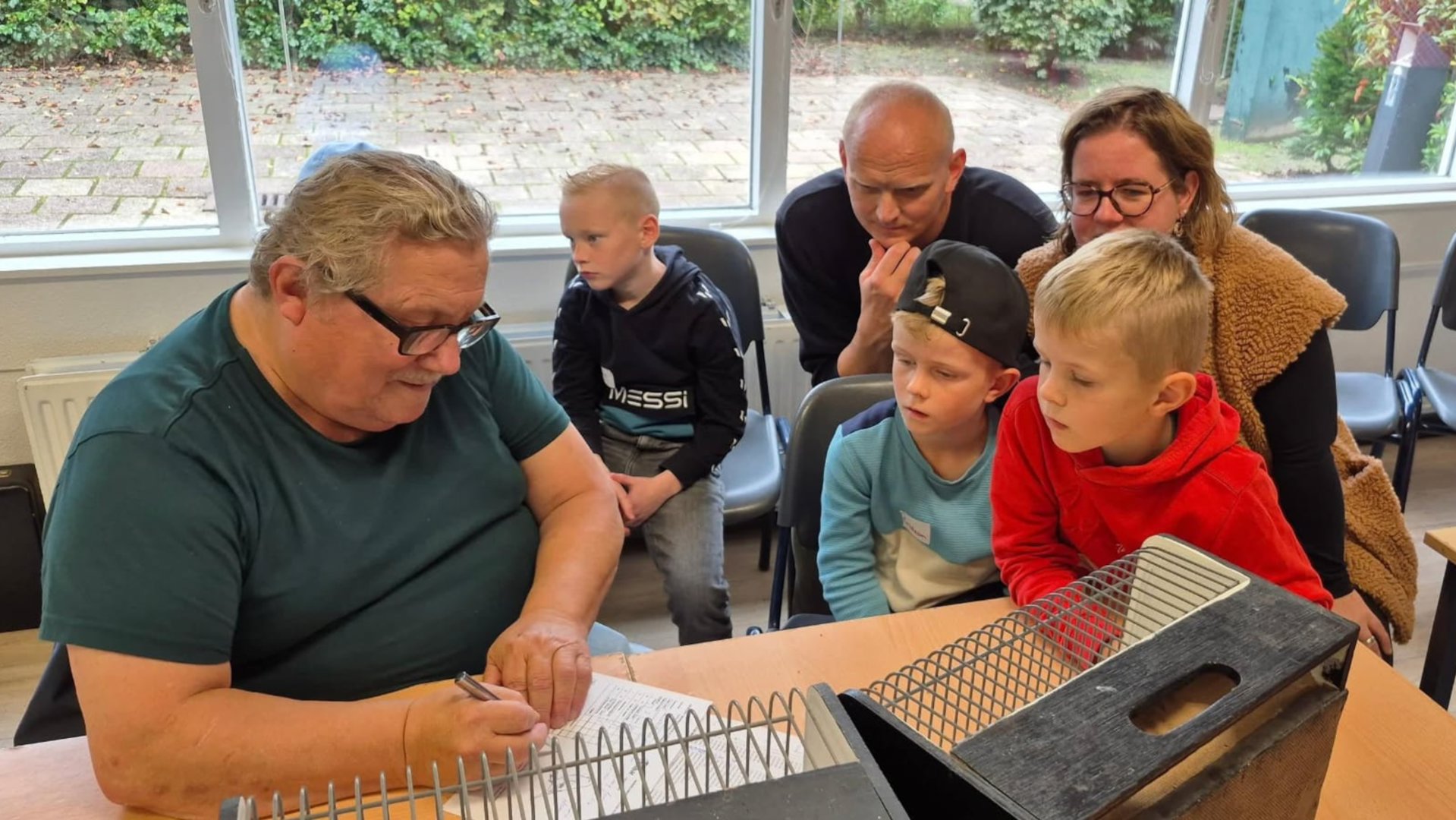 Jeugddag-jonge-vogelliefhebbers-in-clubgebouw--Het-Putternest--in-Putten