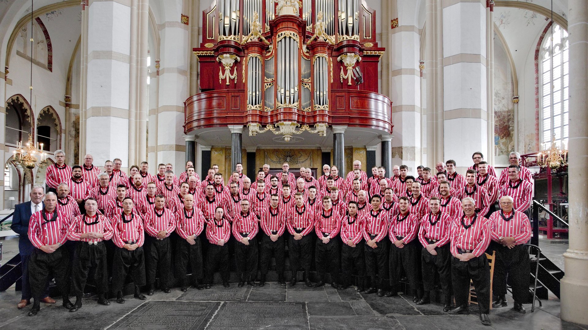 Urker Mannenkoor Hallelujah geeft najaarsconcert in de Grote Kerk van Dordrecht