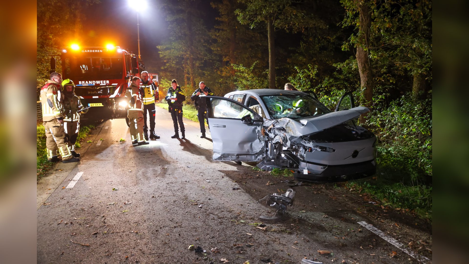 Twee gewonden bij zwaar eenzijdig ongeval in Kootwijk (update)