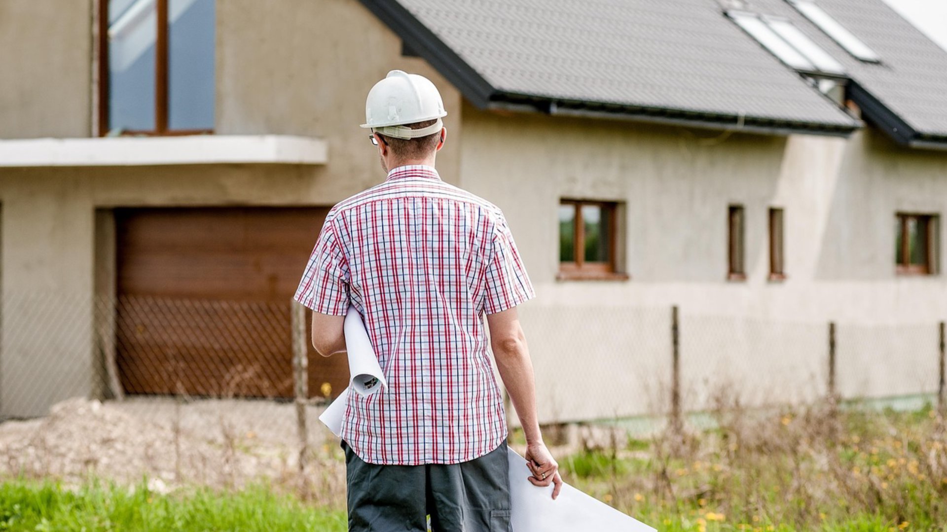 Eigenaar van vakantiewoning krijgt dwangsom wegens permanent wonen