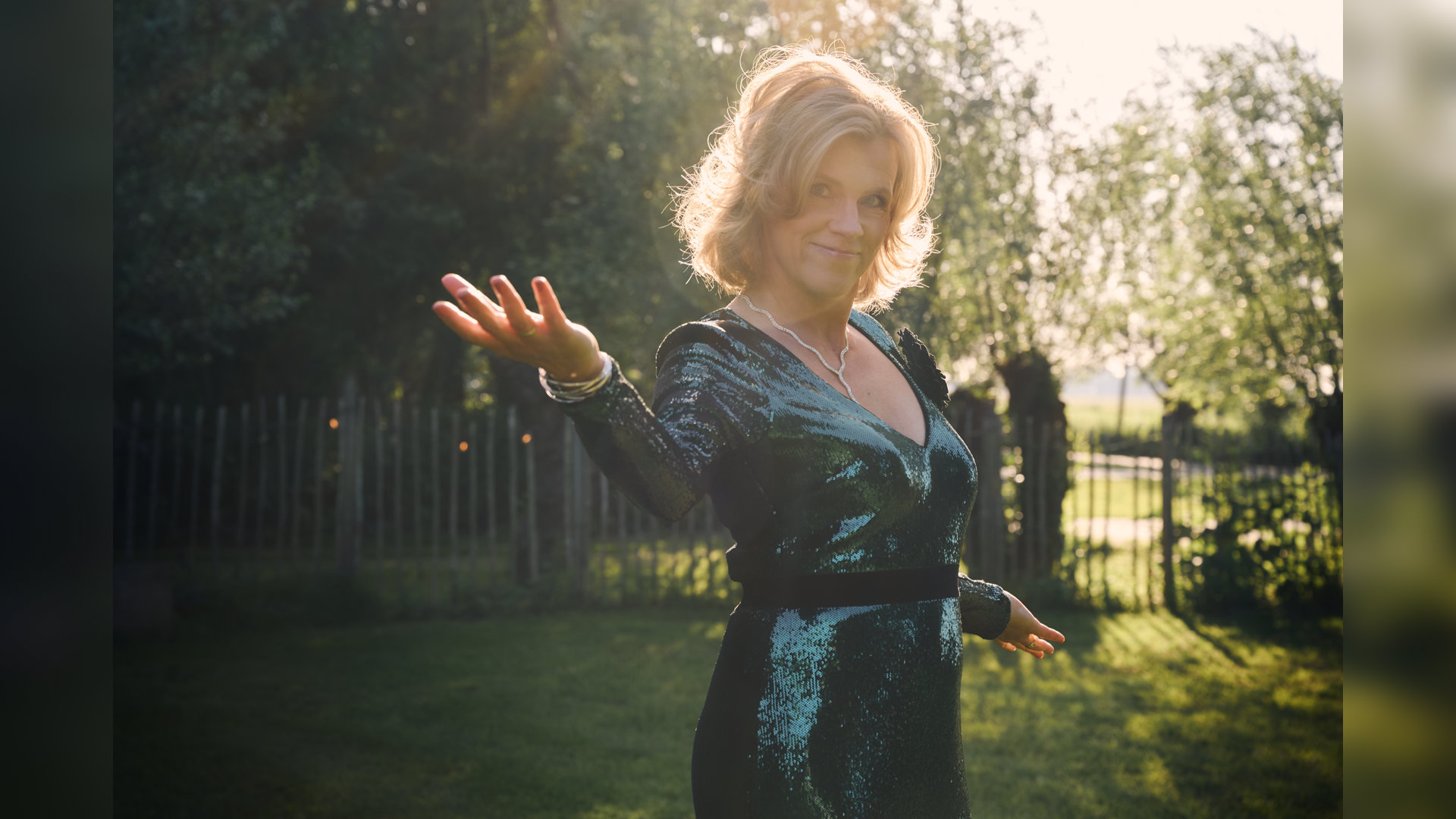 Zangeres Madelon Ravenhorst daagt het lot opnieuw uit met Fado – Feminina