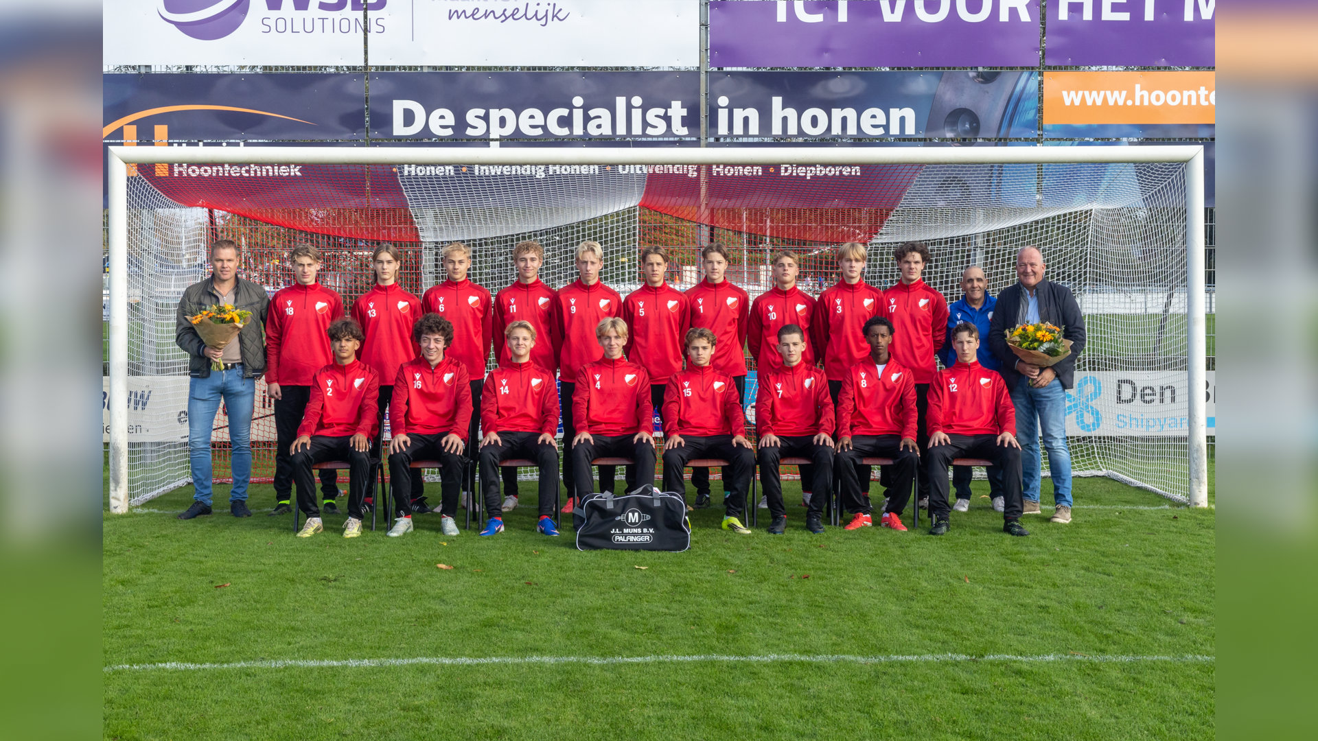 O17-1 v.v. Hardinxveld in nieuw teamtenue!