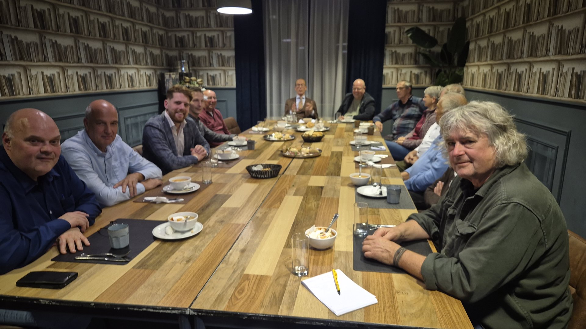 Gast van de Raad laat inwoners kennismaken met de gemeenteraad