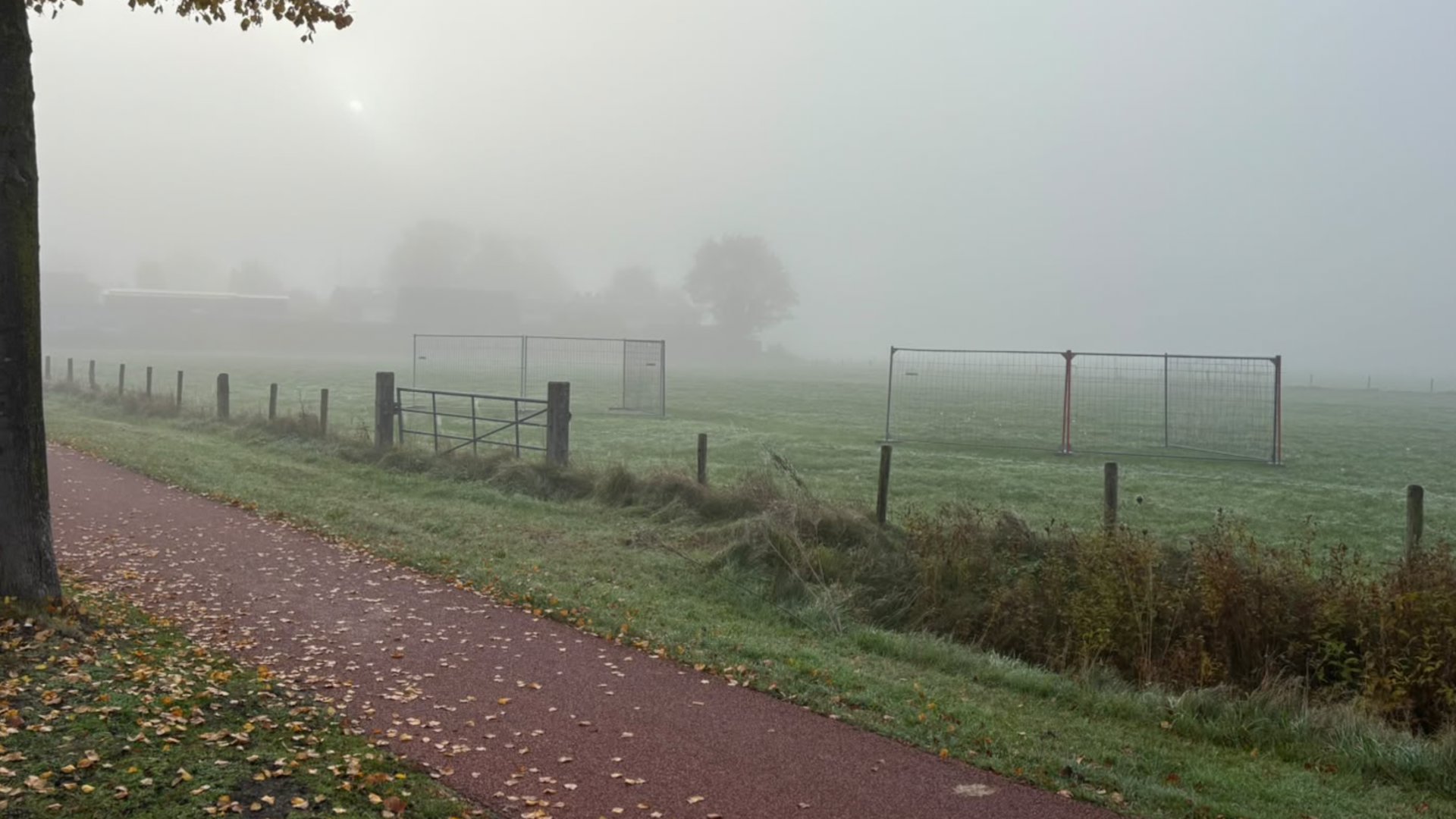 Protestdoeken tegen azc in Scherpenzeel na één dag verwijderd