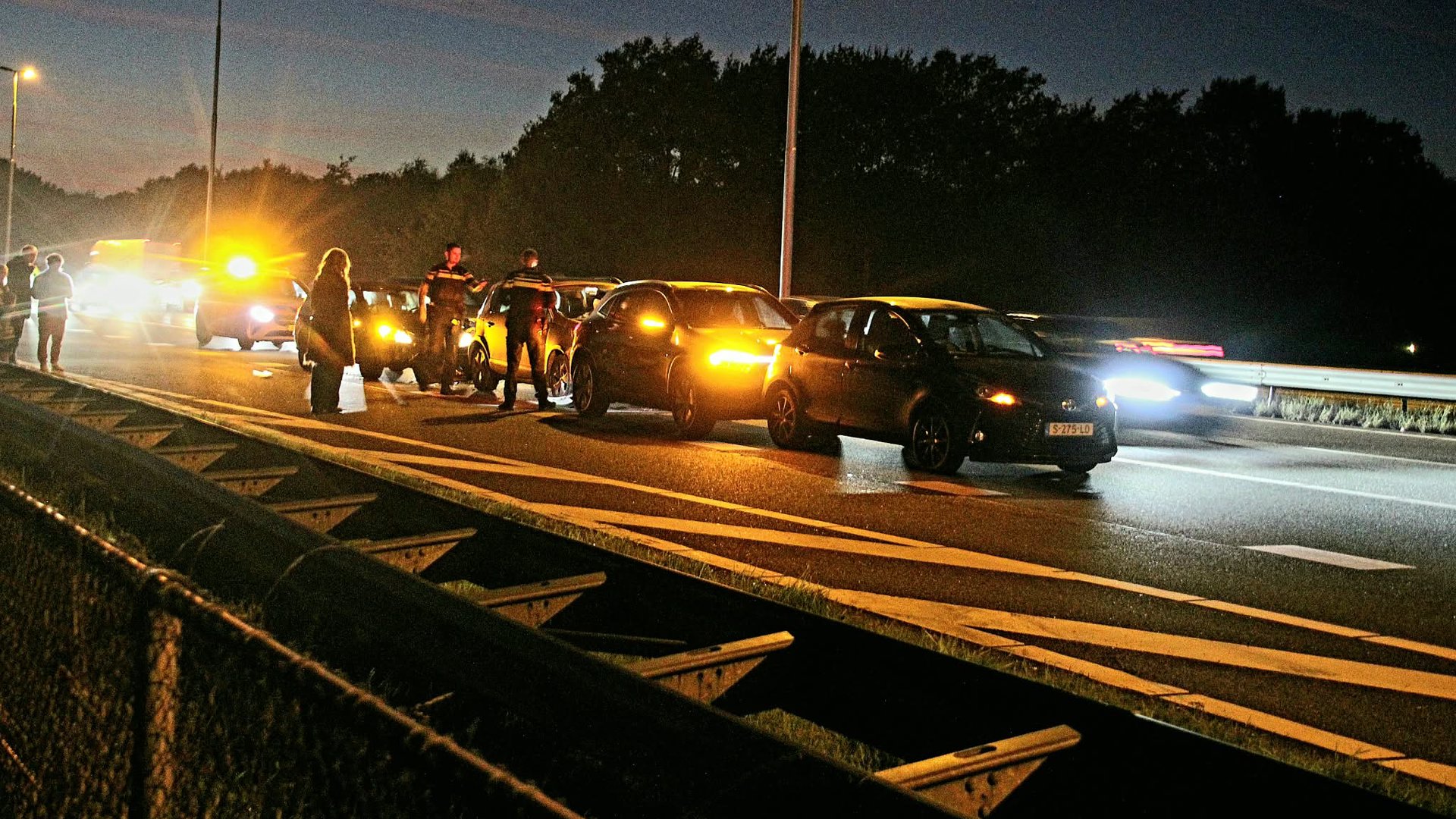 Veel schade bij kettingbotsing op A1 bij Barneveld