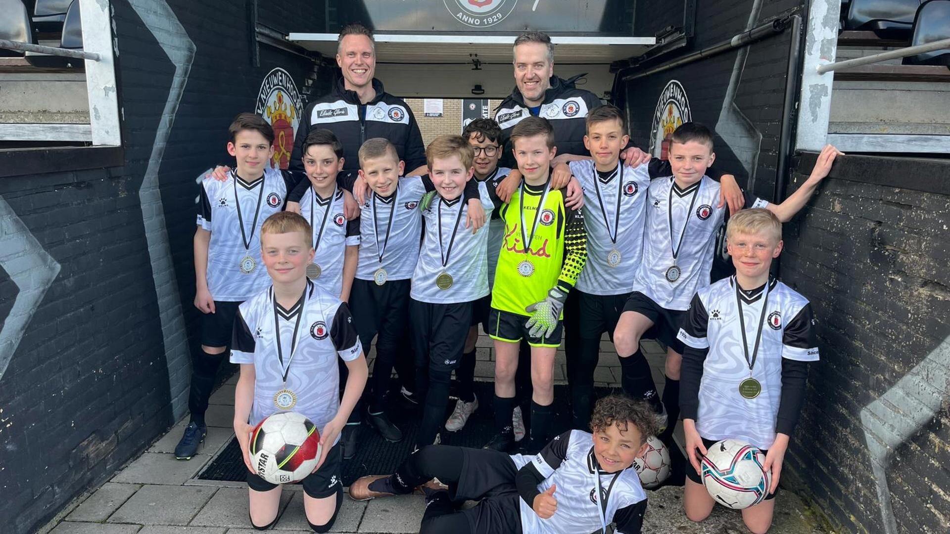 Nieuwenhoorn JO11-2 verovert kampioenstitel!
