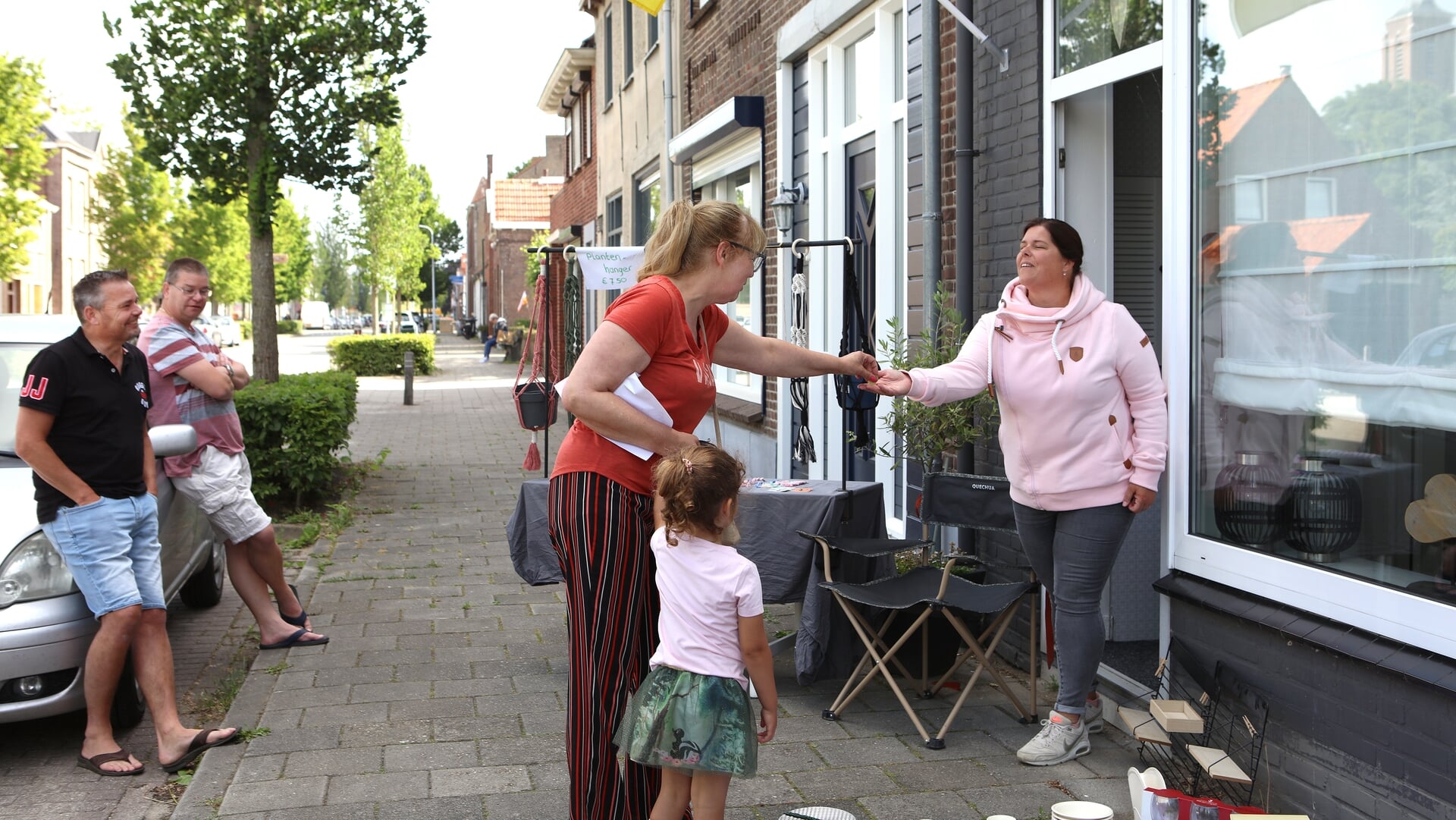 Hoofdplaat in ban garagesale: ‘Hier zijn leuke koopjes te doen’