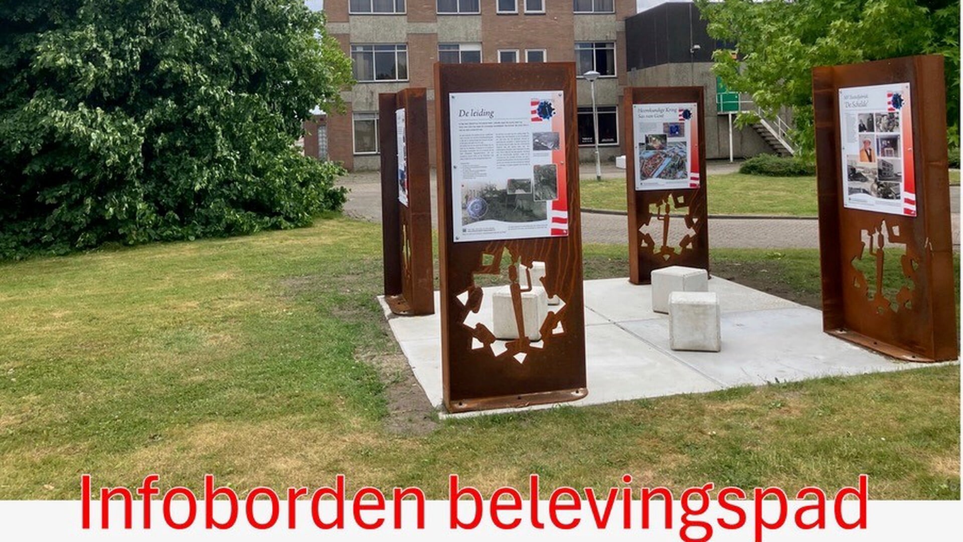 Opening informatiepanelen van de oude Textielfabriek ’De Schelde’ in Sas van Gent