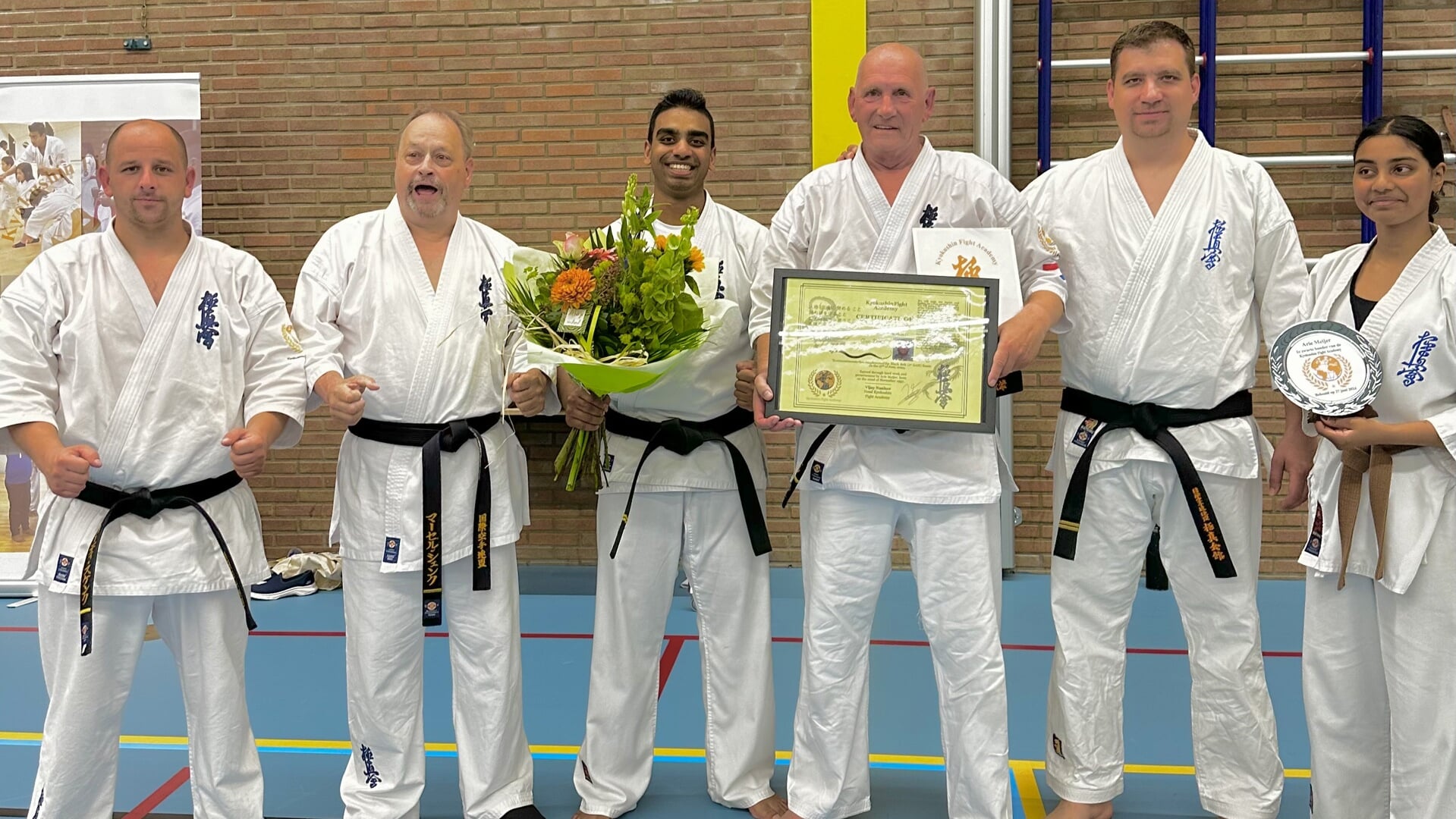 66-jarige Arie Meijer Behaalt 1e Dan in Kyokushin Karate - Adverteren ...