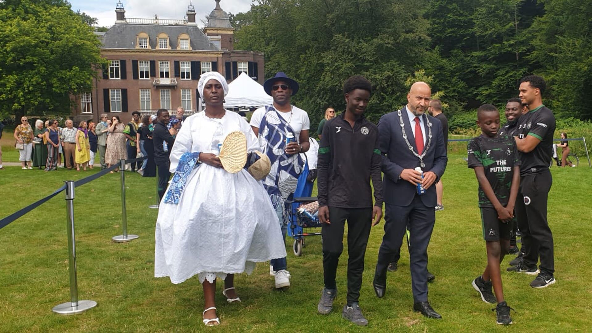 B&W Maakt Nazaten Excuses Voor Rol Stadbestuur In Slavernijverleden ...