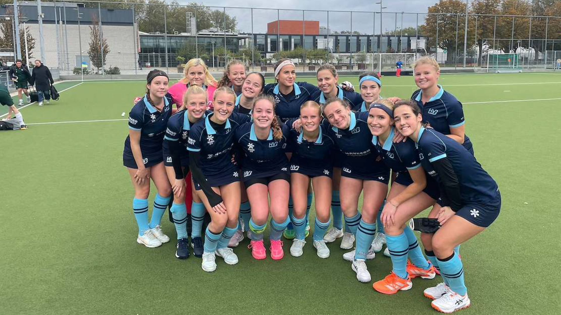 Druk hockeyweekend voor HVB Dames 1