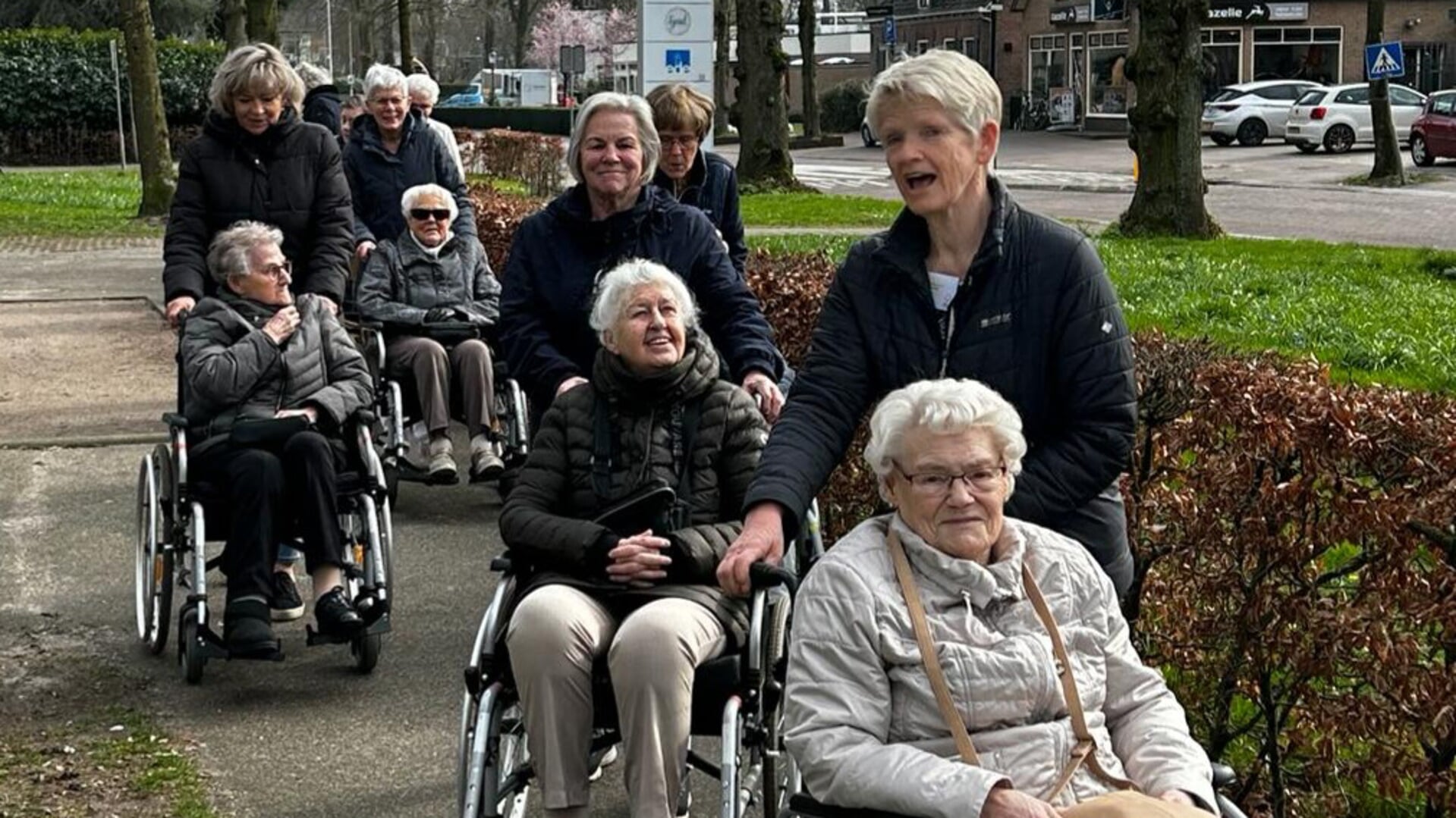 Groep De Zonnebloem geniet volop in Lunteren