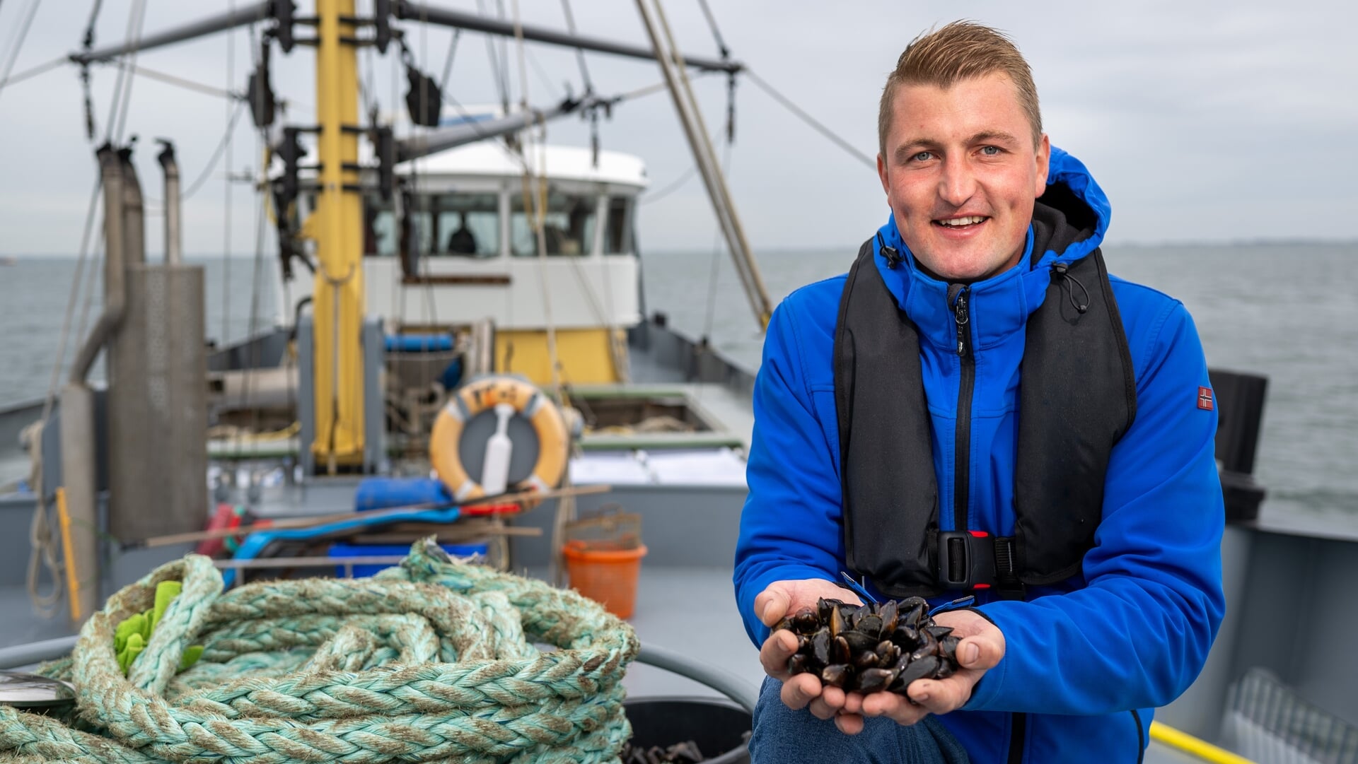 Jozian van der Endt (YE 1) promoot jonge wadmossels