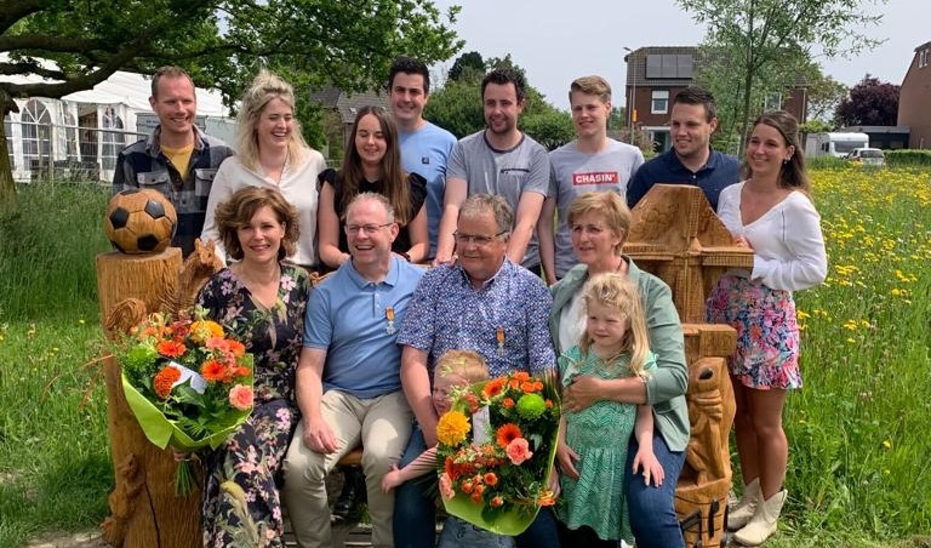 Leden dorpsraadbestuur staan in het zonnetje op Vense kermis