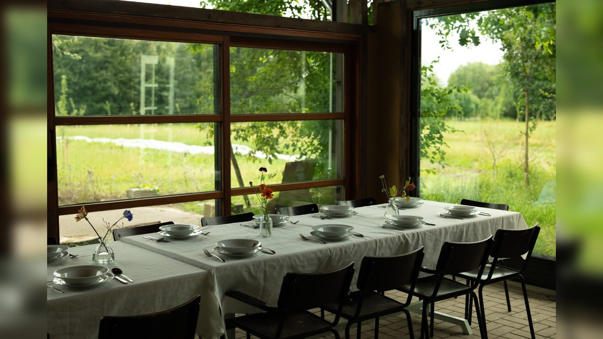 Gezellige langetafeldiners aan de rand van biologische tuinderij Het Kleverland
