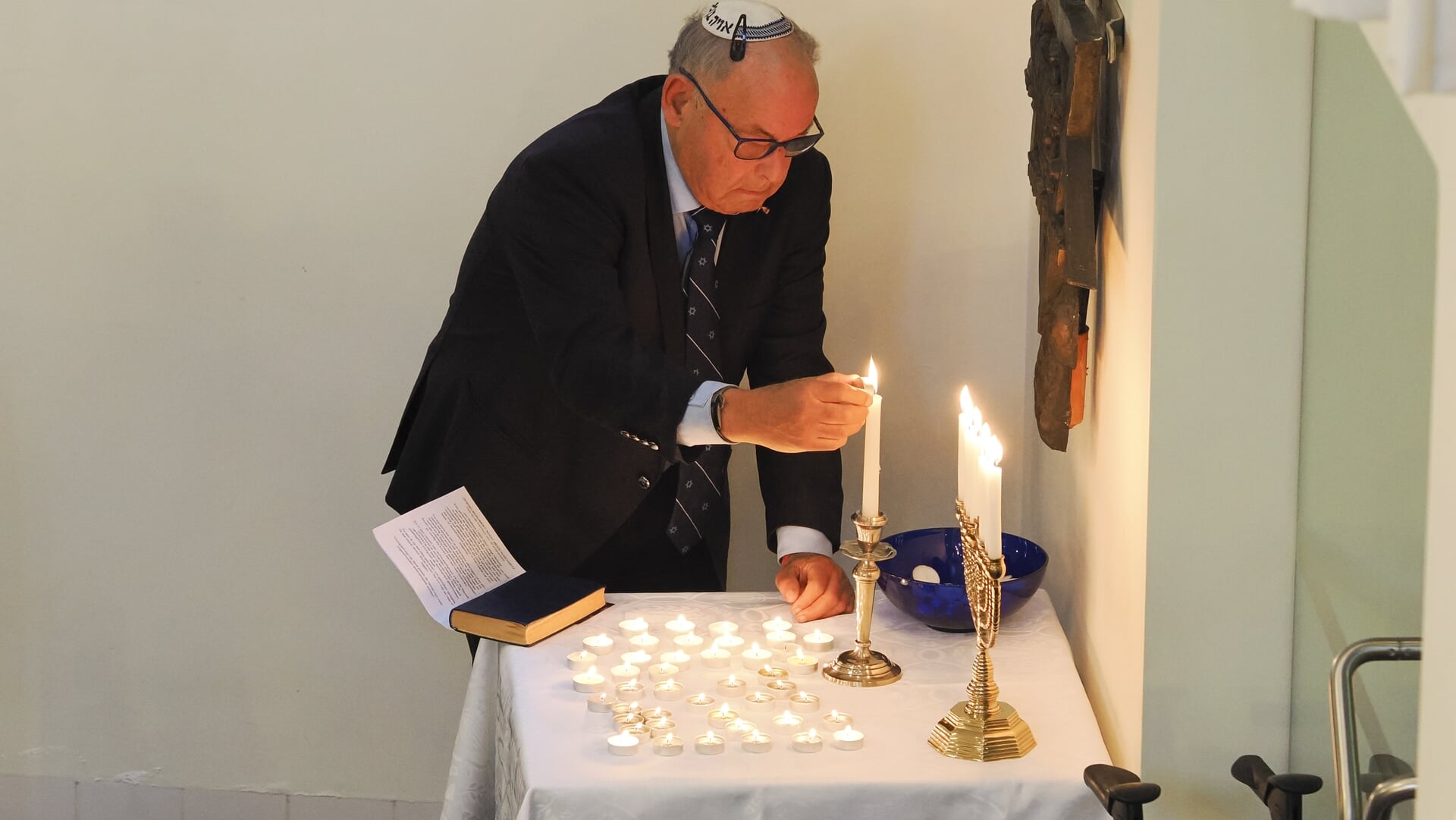 Herdenking in de Sjoel