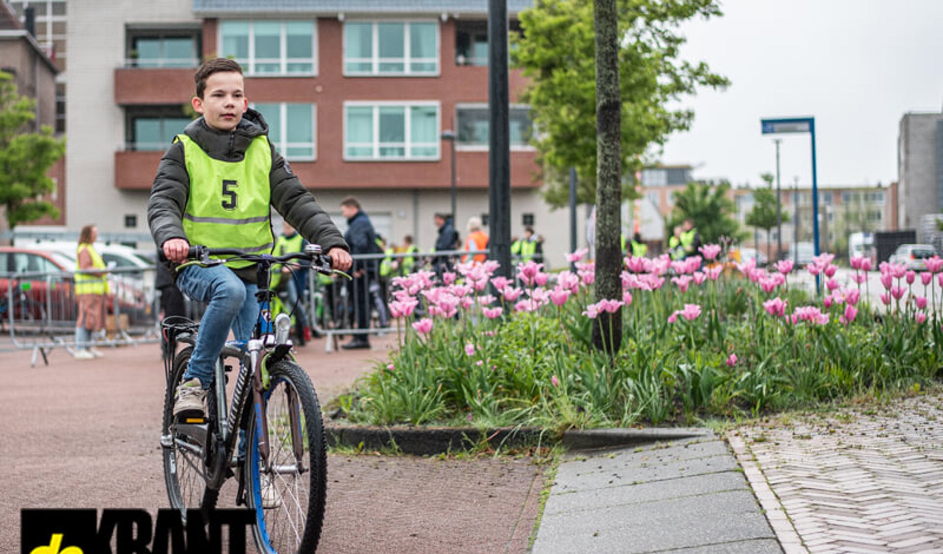 Ongenode Gast - Verkeersexamen - De Krant