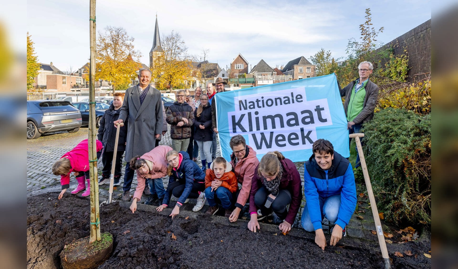 Bomen Planten In Nationale Klimaatweek - Al Het Nieuws Uit Kampen ...