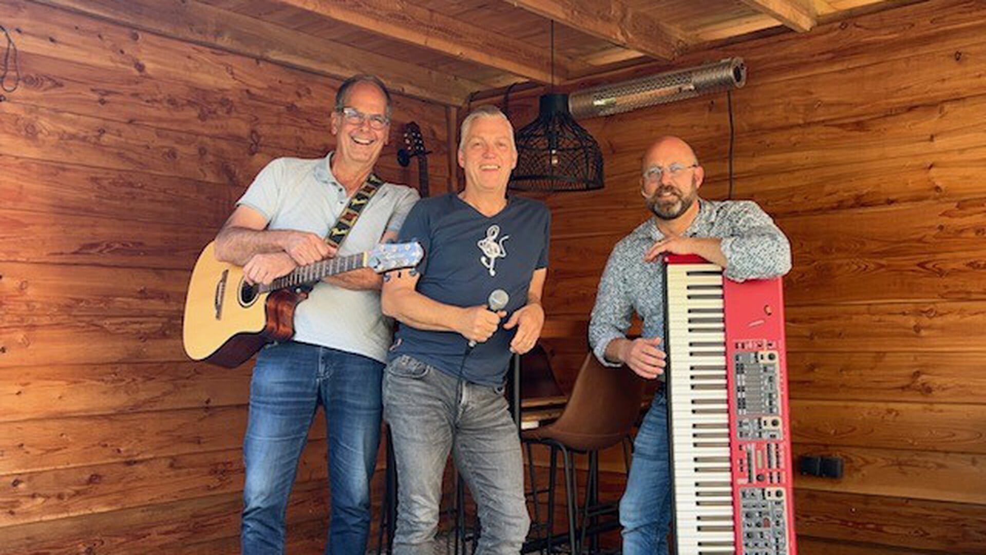 Meezingers en dansbare covers tijdens open podium
