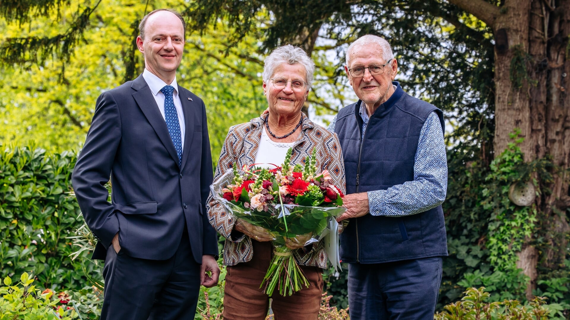 Echtpaar Stapel-Monteban uit ‘s-Gravendeel viert diamanten jubileum ...