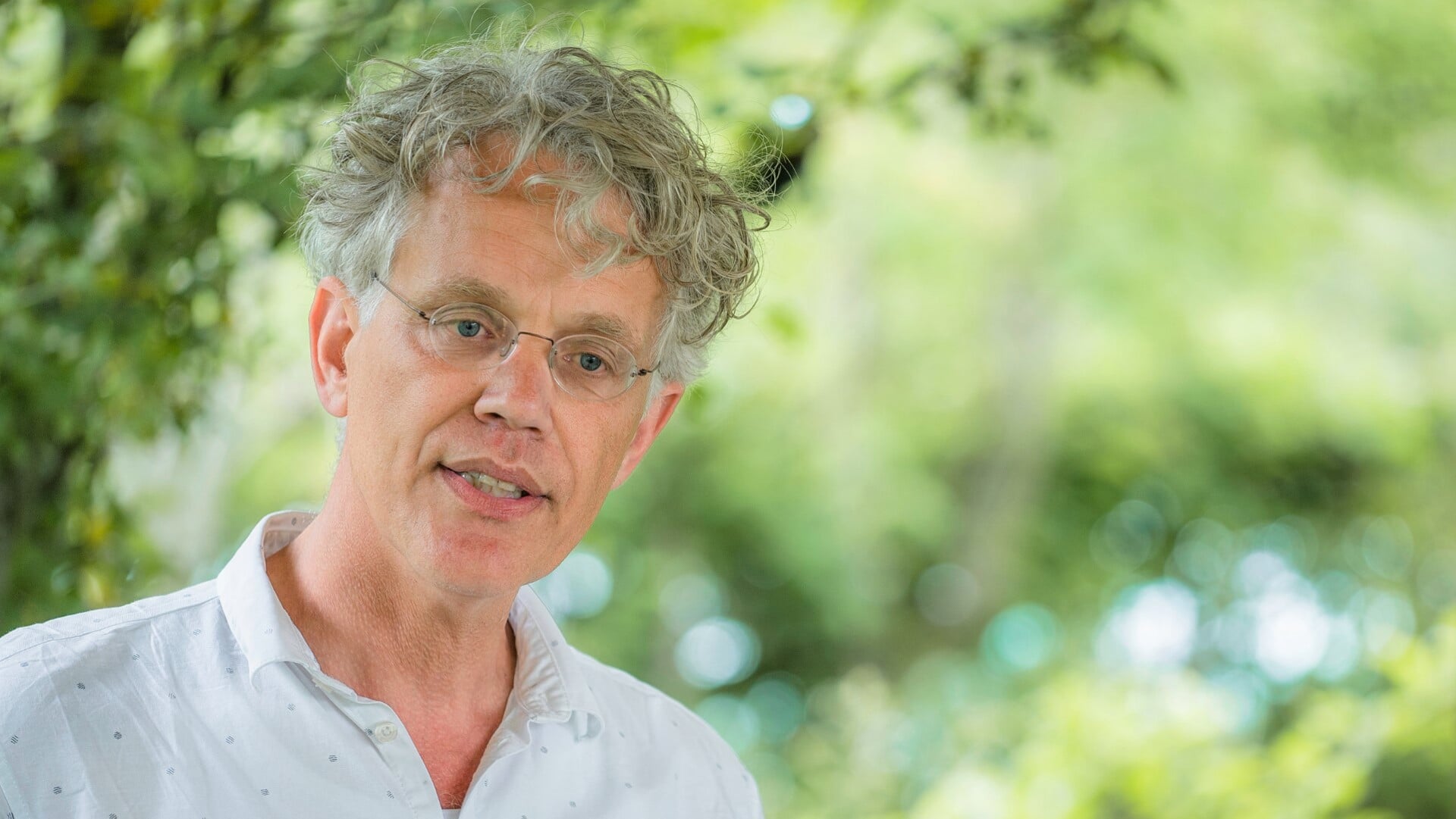 Kenneth Rijsdijk geeft hagenpreek bij Vledder vergroent: ‘Ode aan de heg’