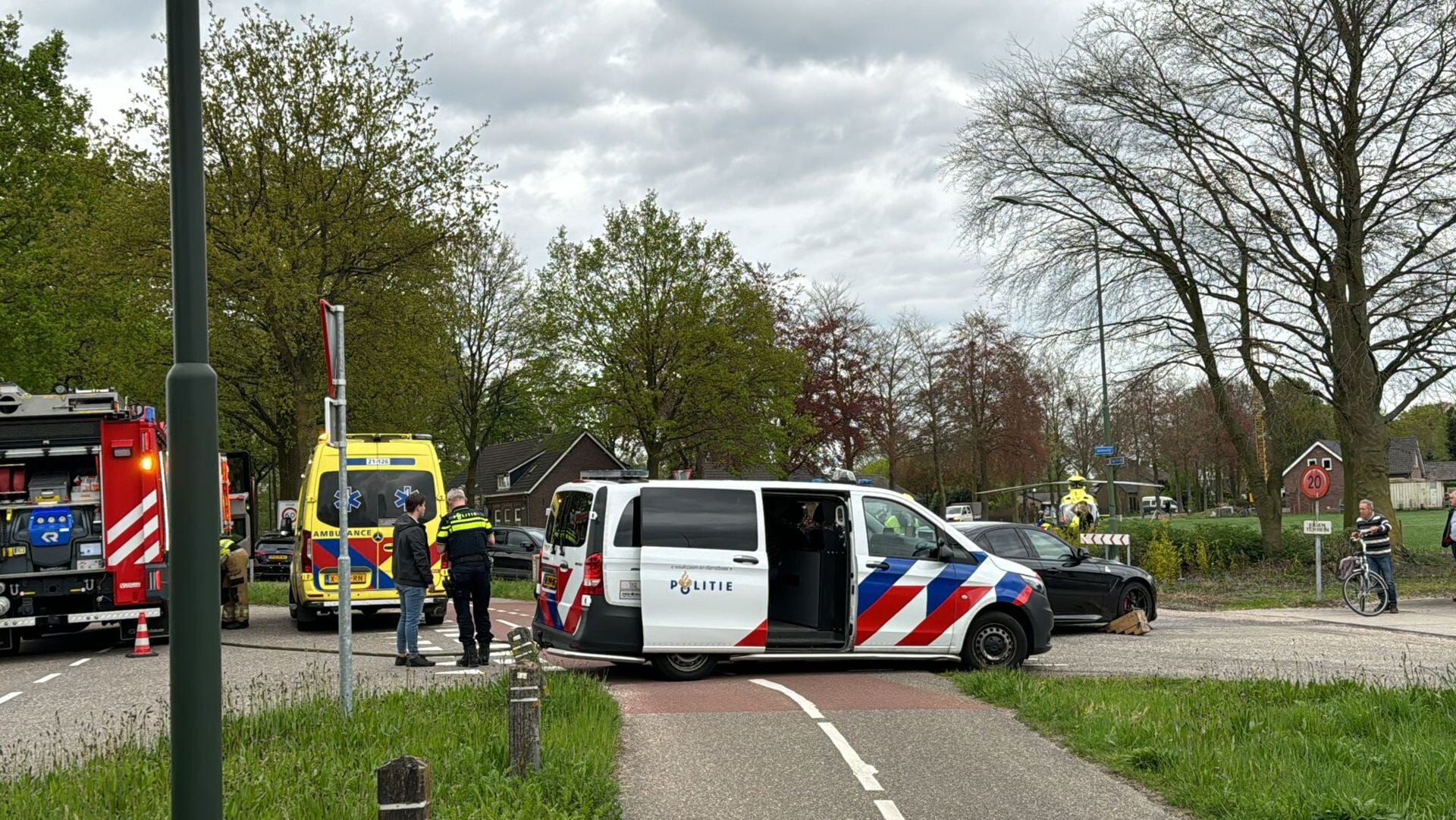 Hulpdiensten Rukken Groots Uit Voor Ongeval Aan Goordonksedijk ...