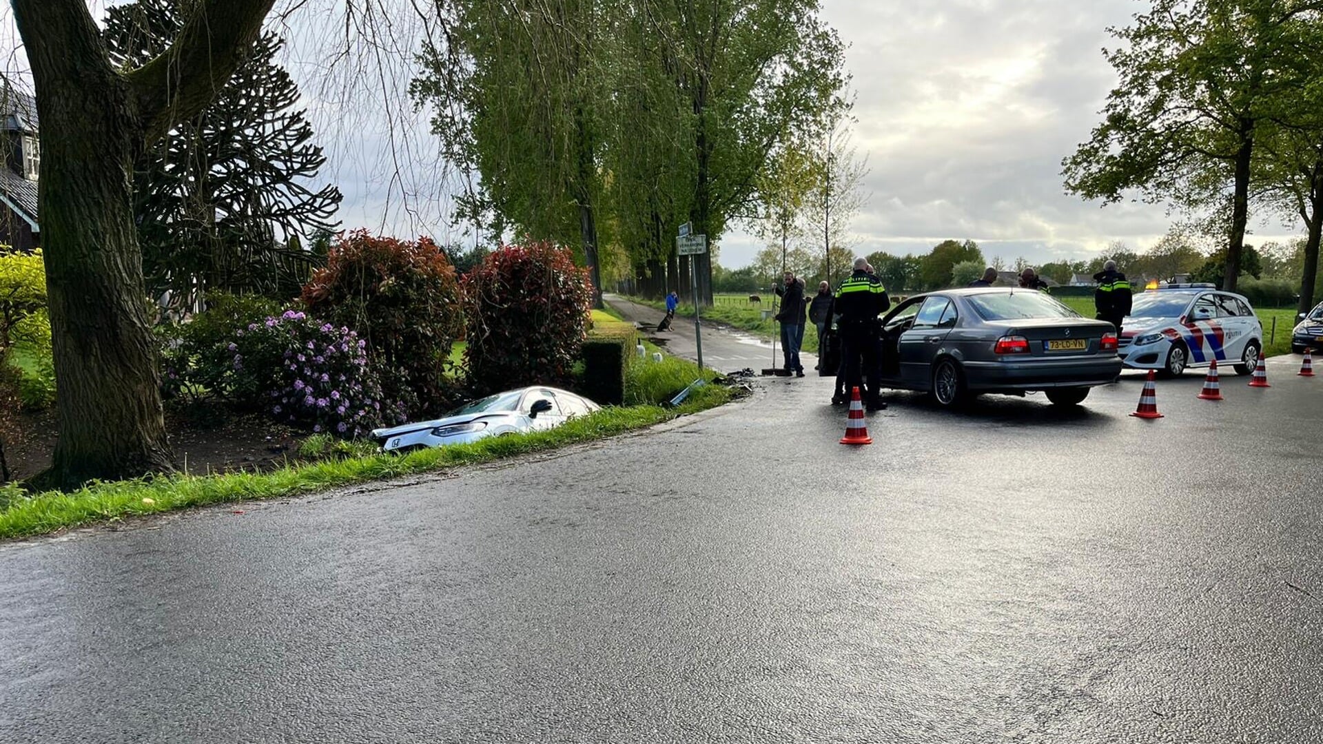 Auto Belandt In De Sloot - Adverteren Veghel | Stadskrant Veghel ...