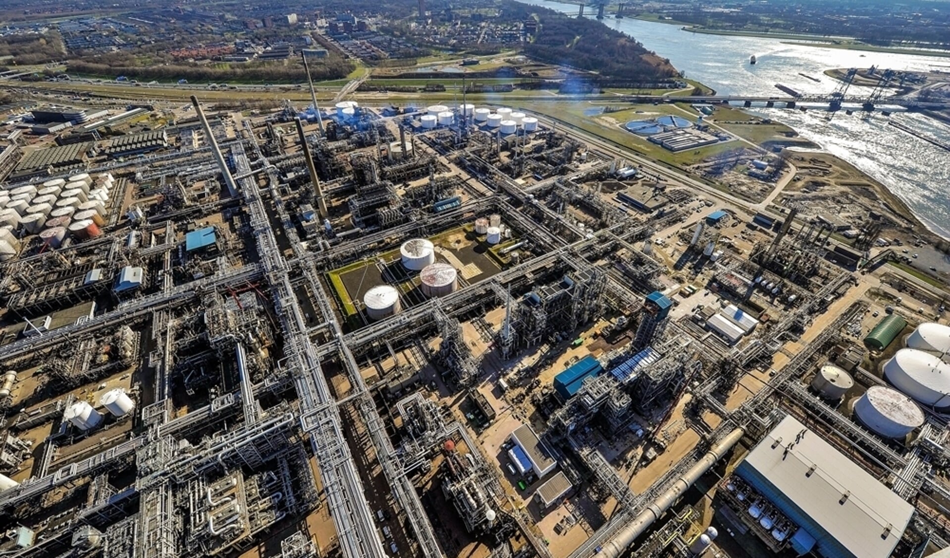 Shell Energy and Chemicals Park zet poorten open op Open Energiedag ...
