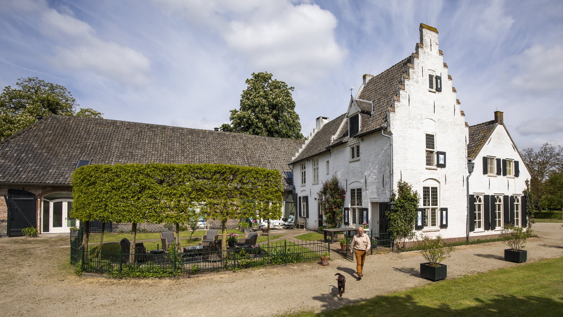 Boek over Huis Zwanenburg: van vakantiehuis tot onderduikadres