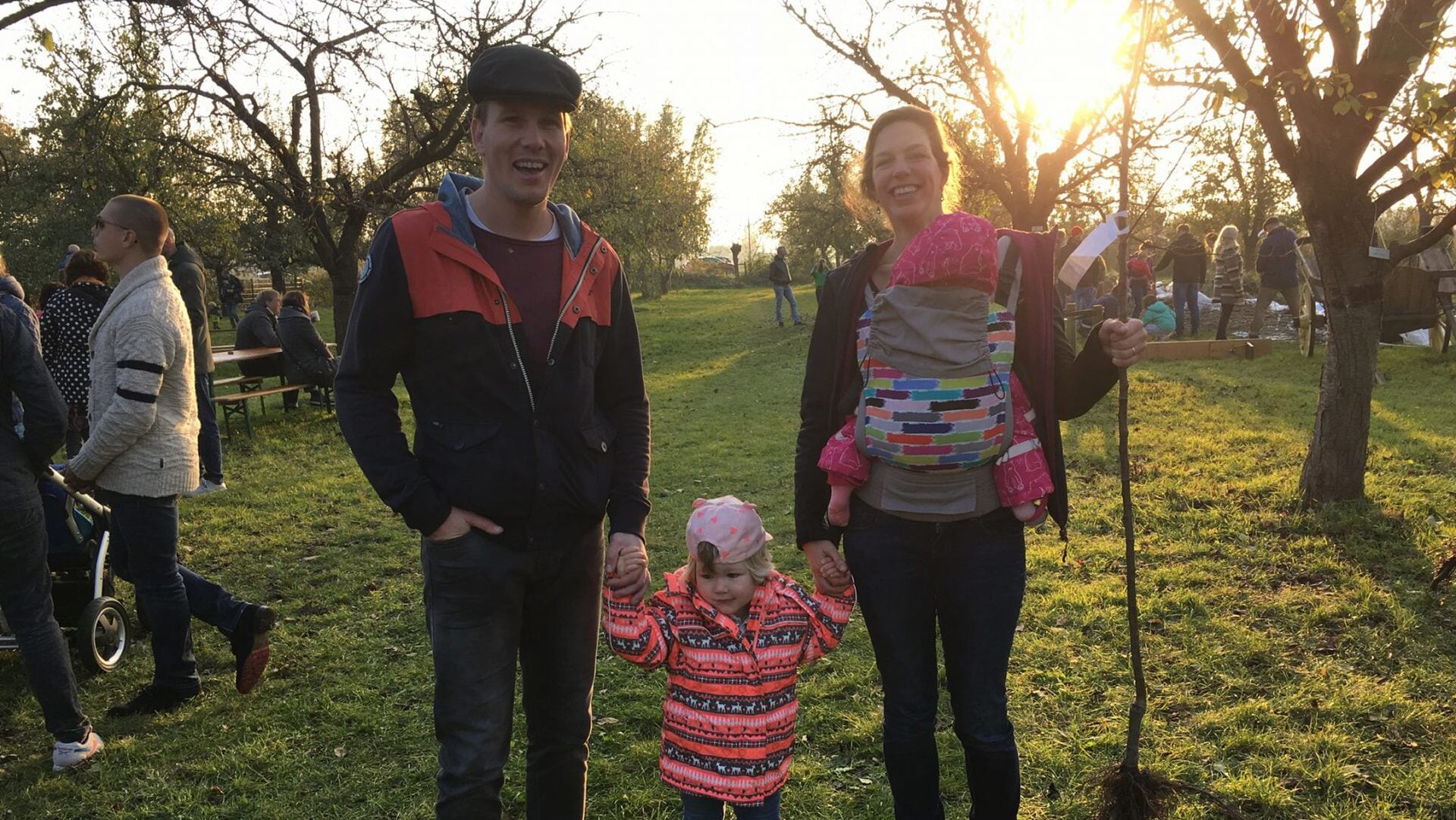 Inwoners krijgen een boom cadeau