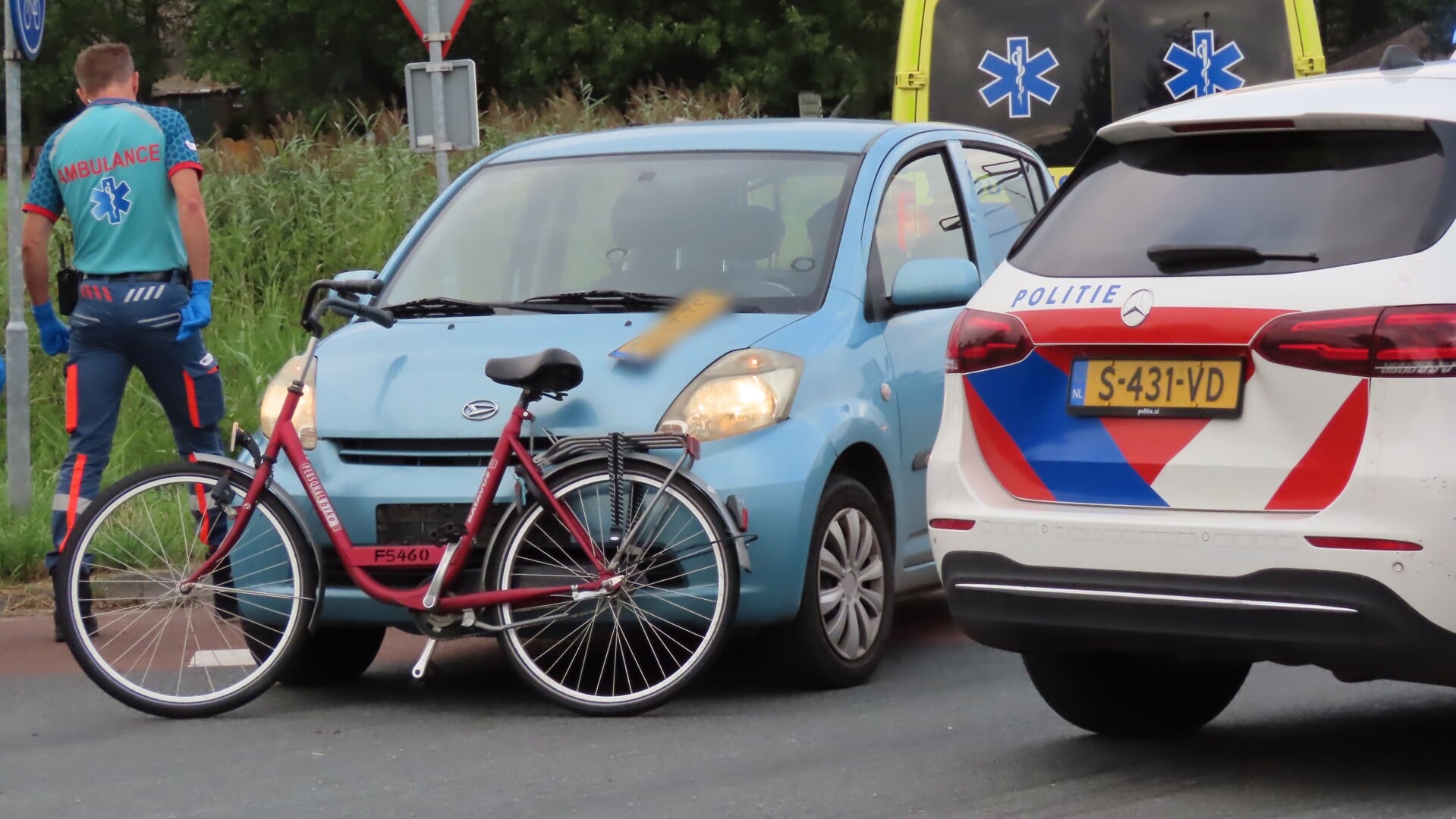 Fietser gewond door aanrijding met auto in Wanroij