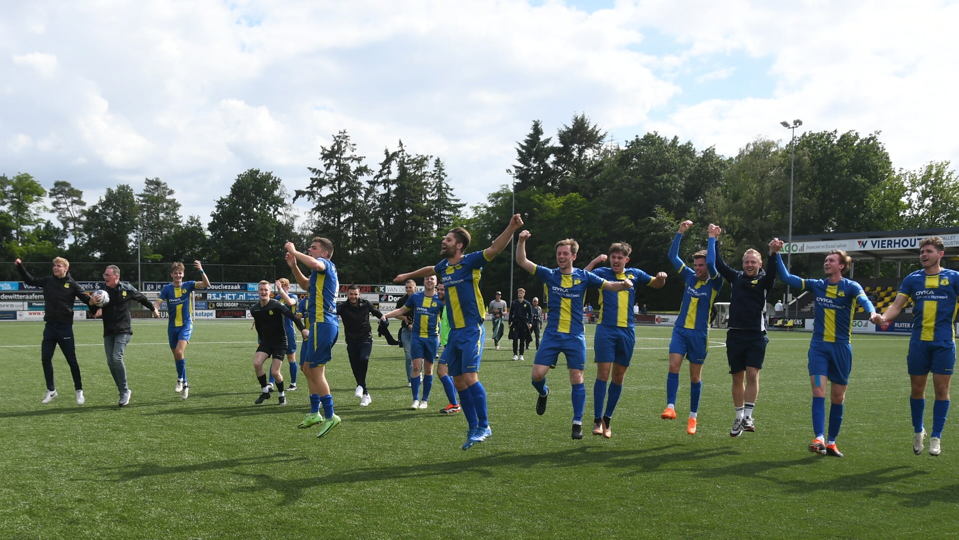 Het voetbalseizoen zit er op: een terugblik op de resultaten van 17 voetbalclubs in de regio
