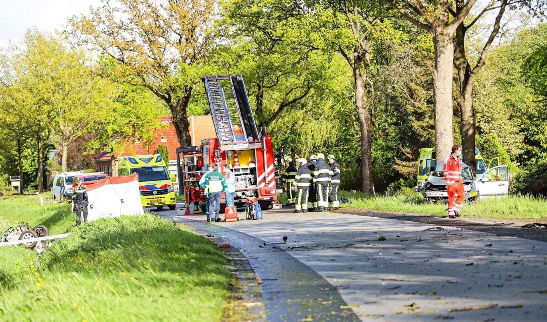 Ernstig Ongeluk Met één Dode En Twee Zwaargewonden Op N917 Bij ...