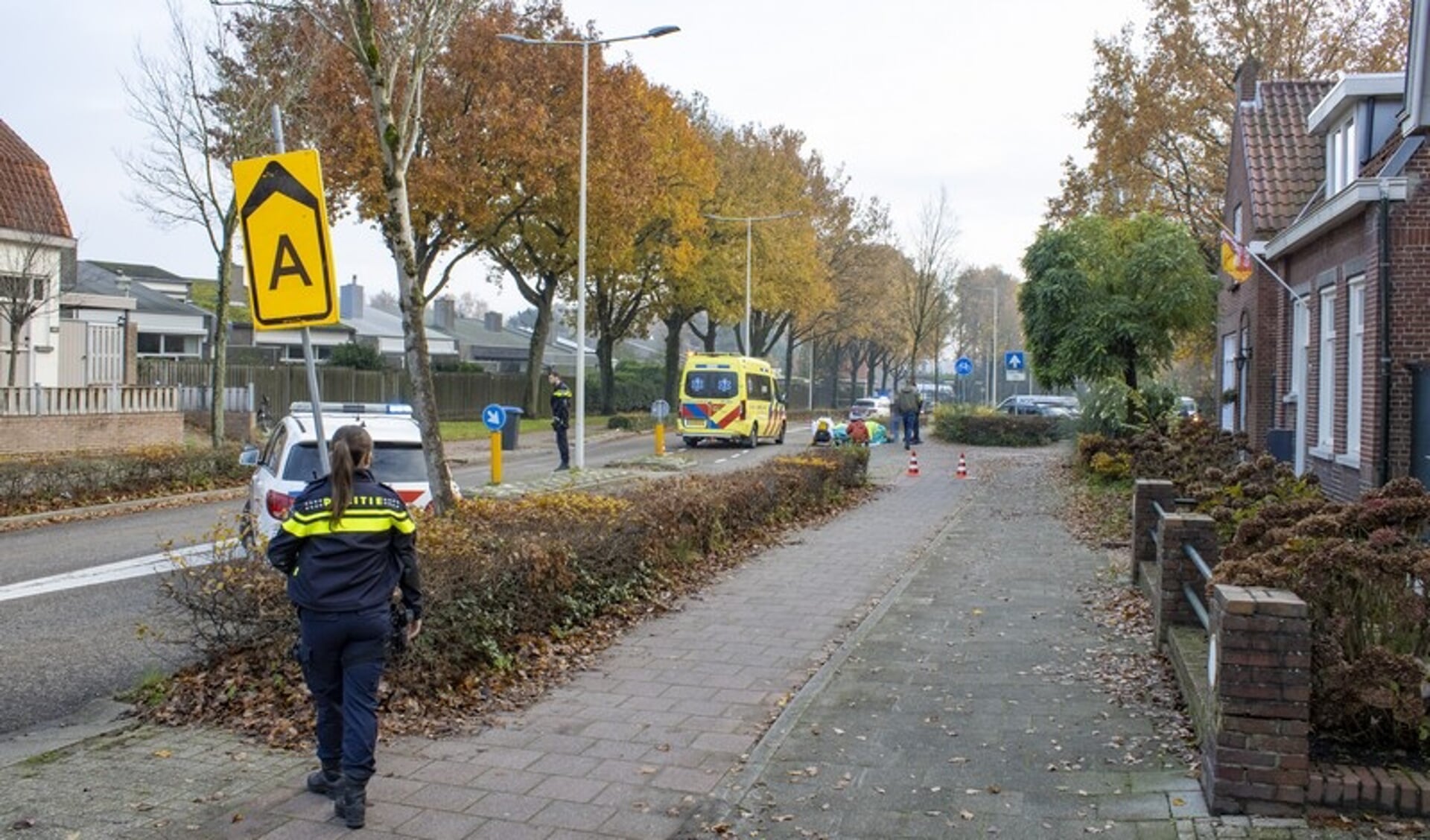 Fietsster Geschept Door Automobilist Op De Antwerpsestraatweg - Al Het ...