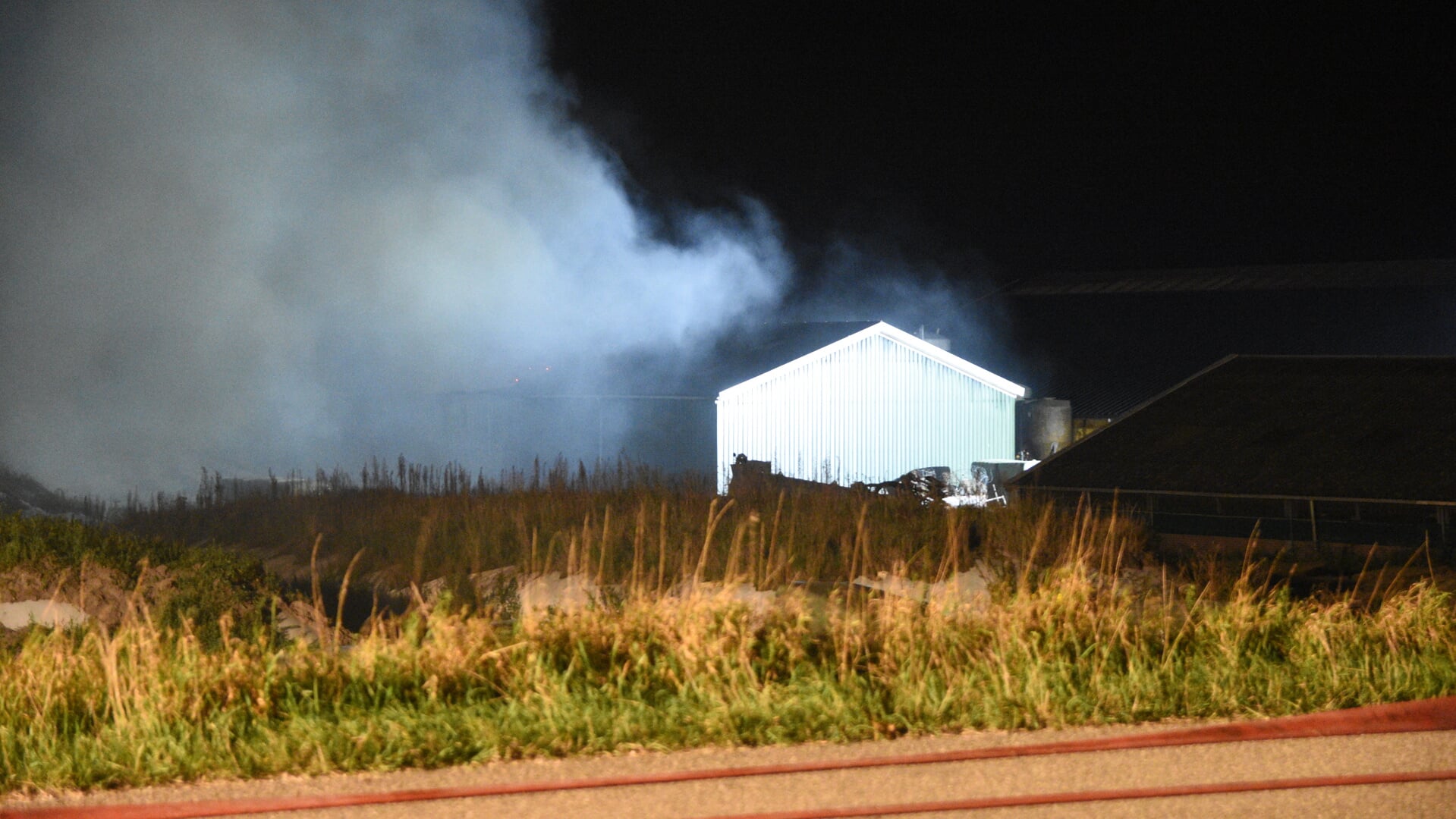 Grote brand in schuur in Blankenham
