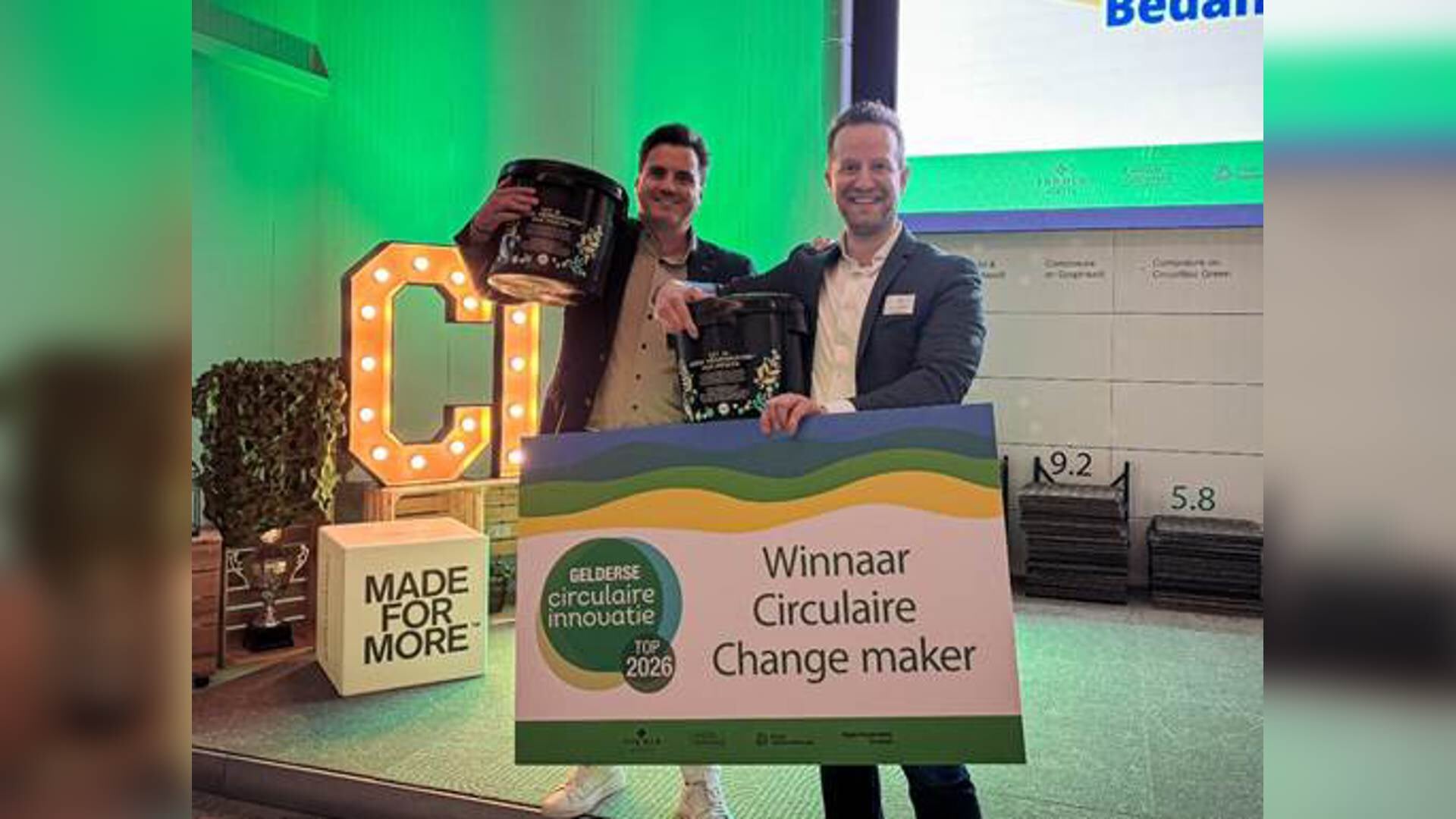Peeze wint innovatieprijs voor herbruikbare koffieverpakking - Arnhemse ...